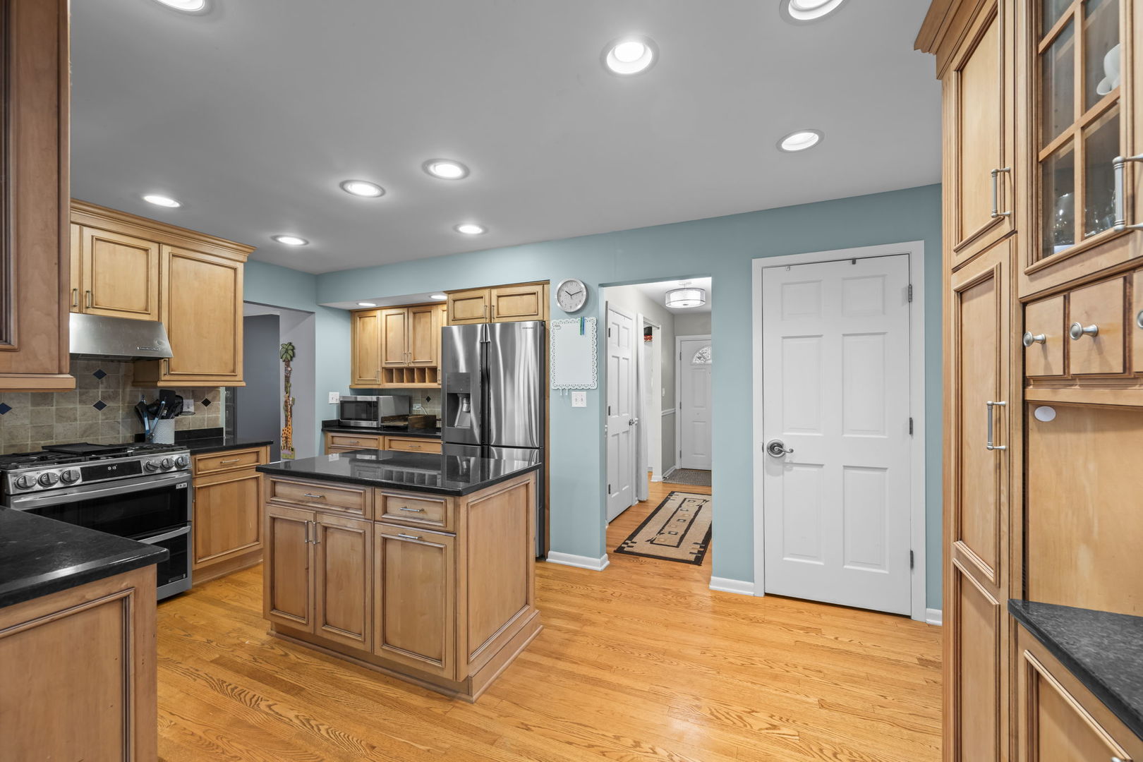 main property photo 11