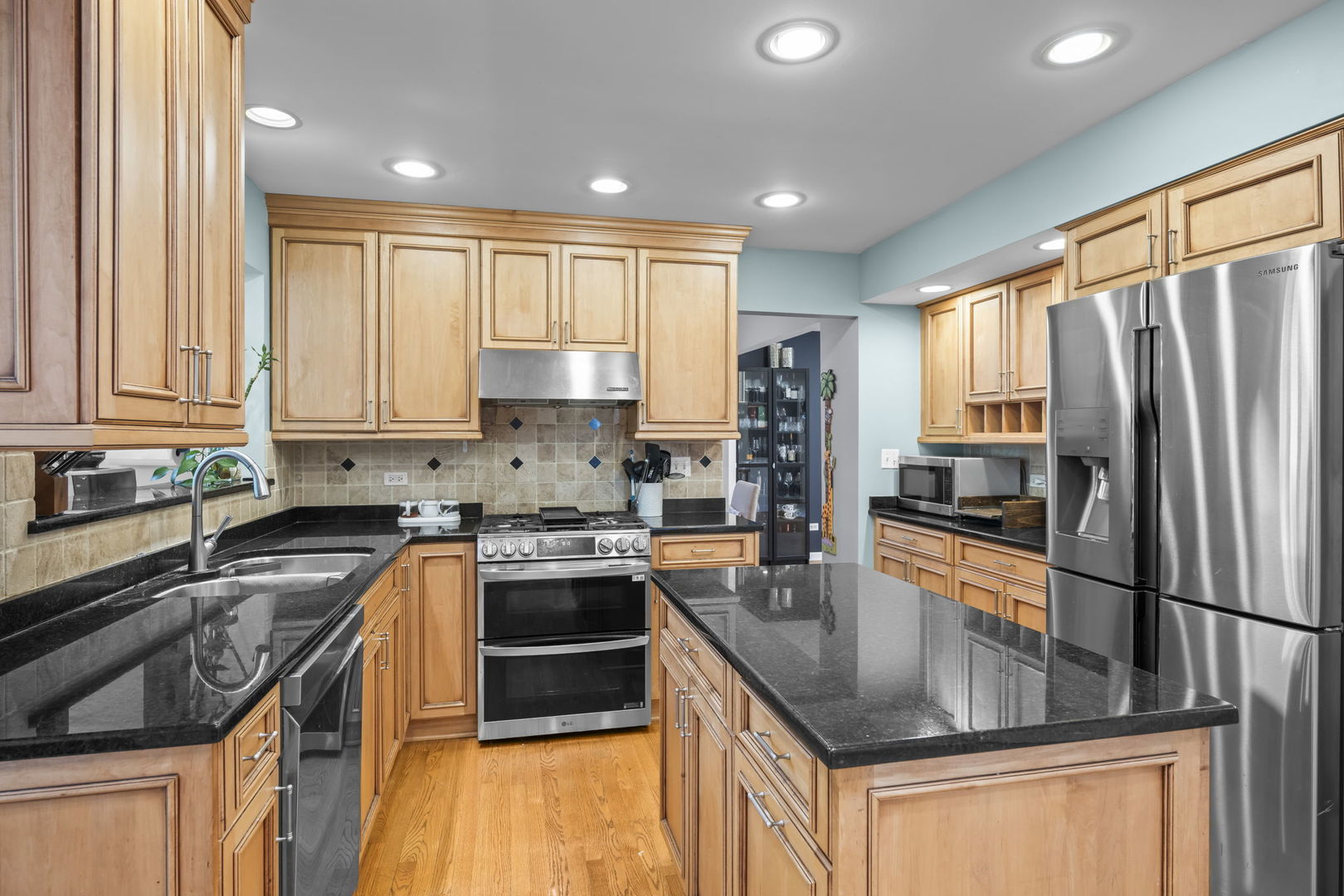main property photo 12