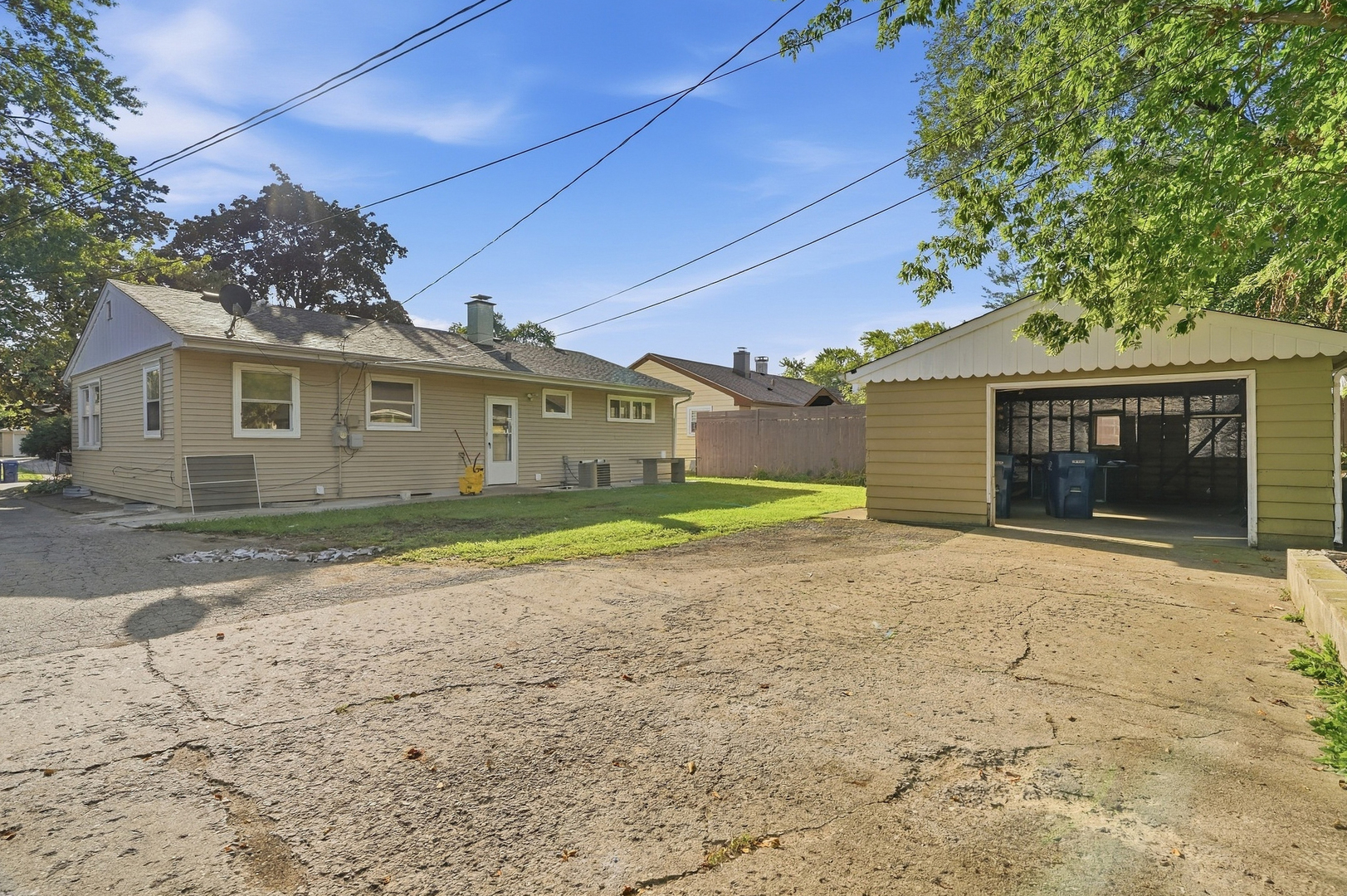 main property photo 17