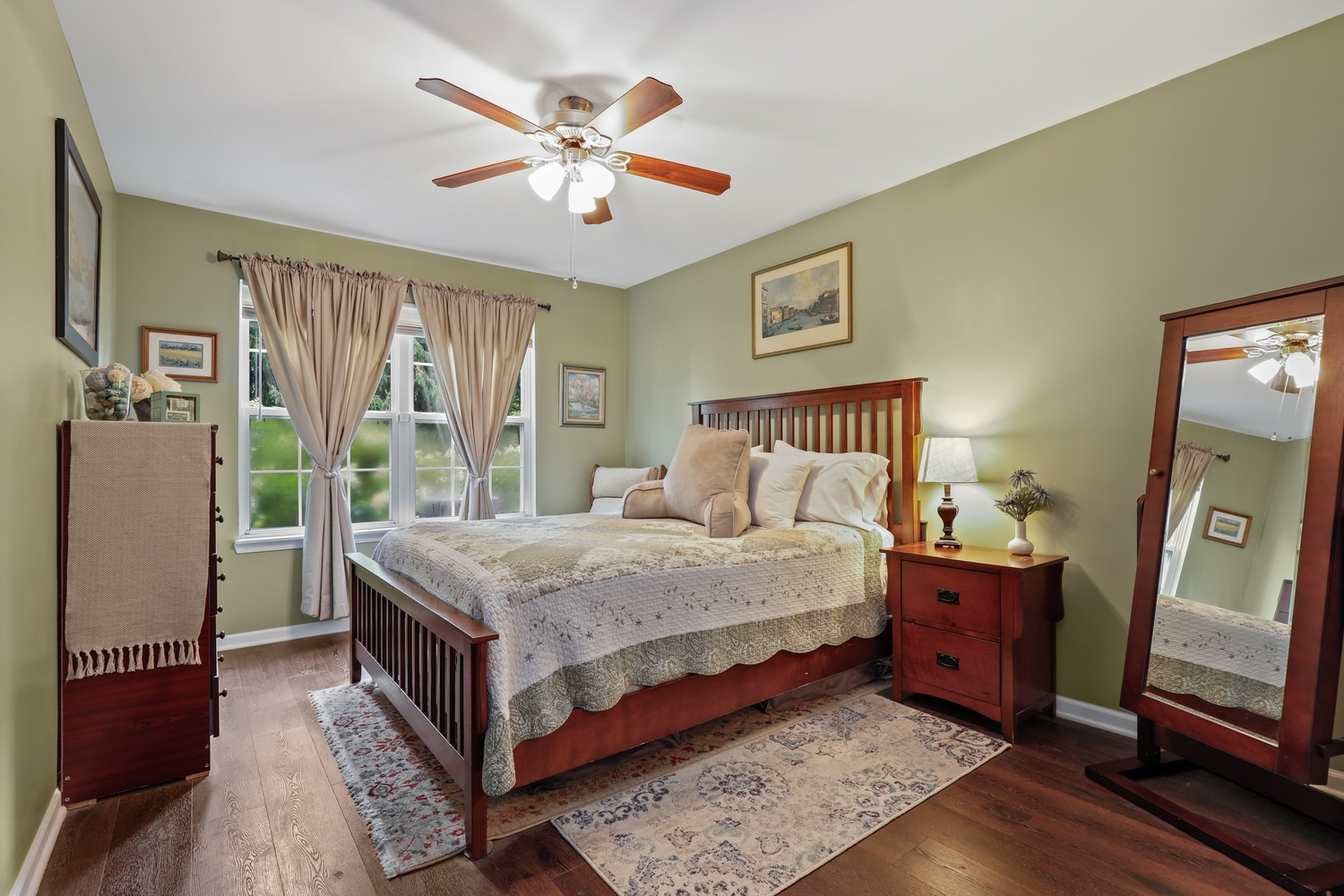 main property photo 6