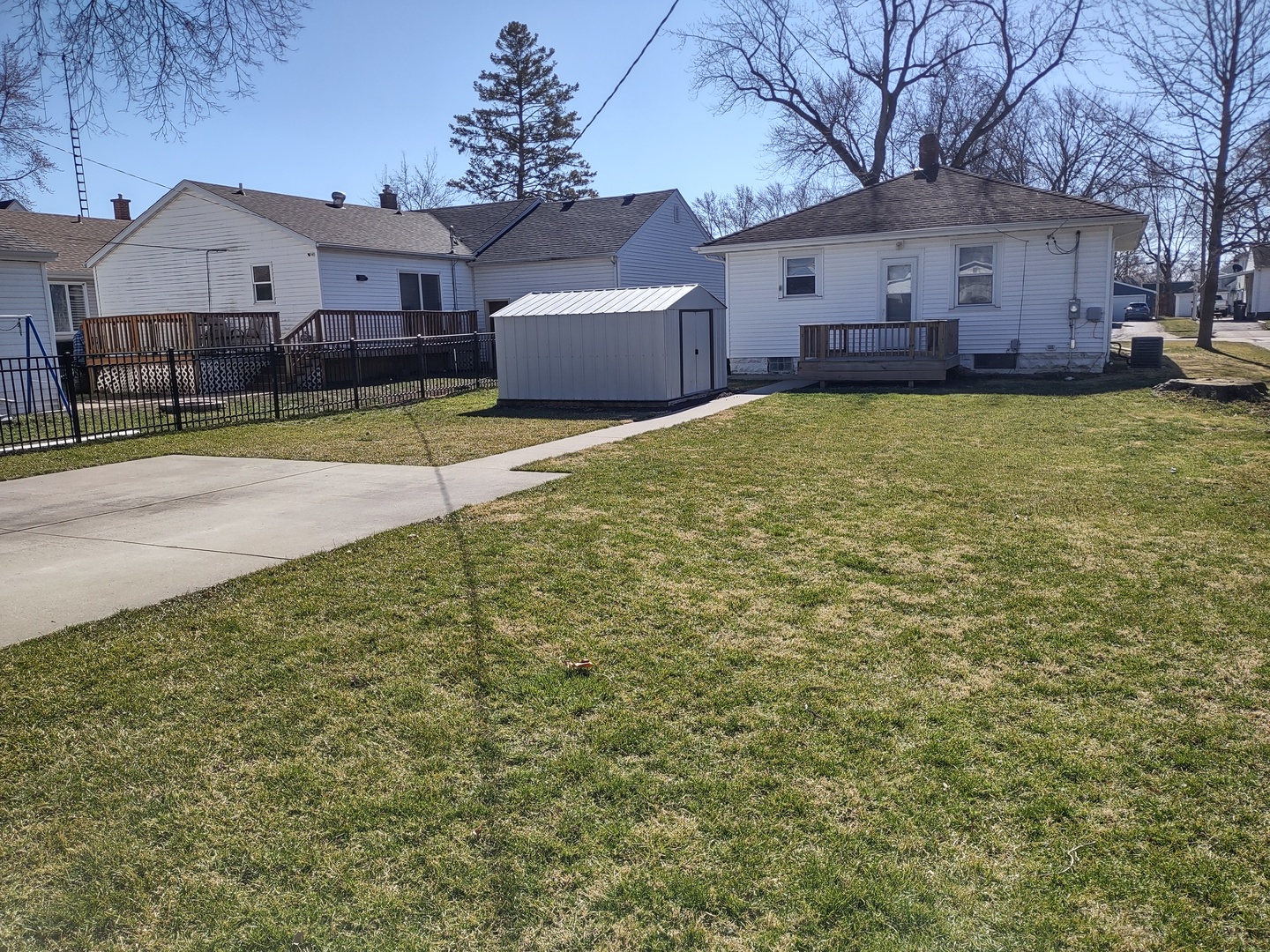 main property photo 13