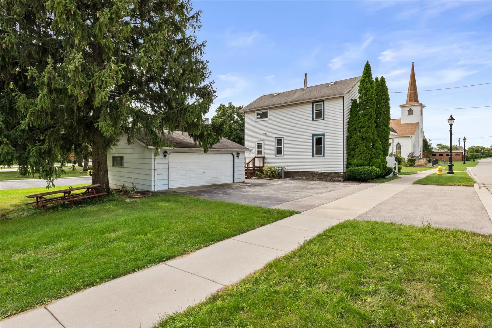 main property photo 18