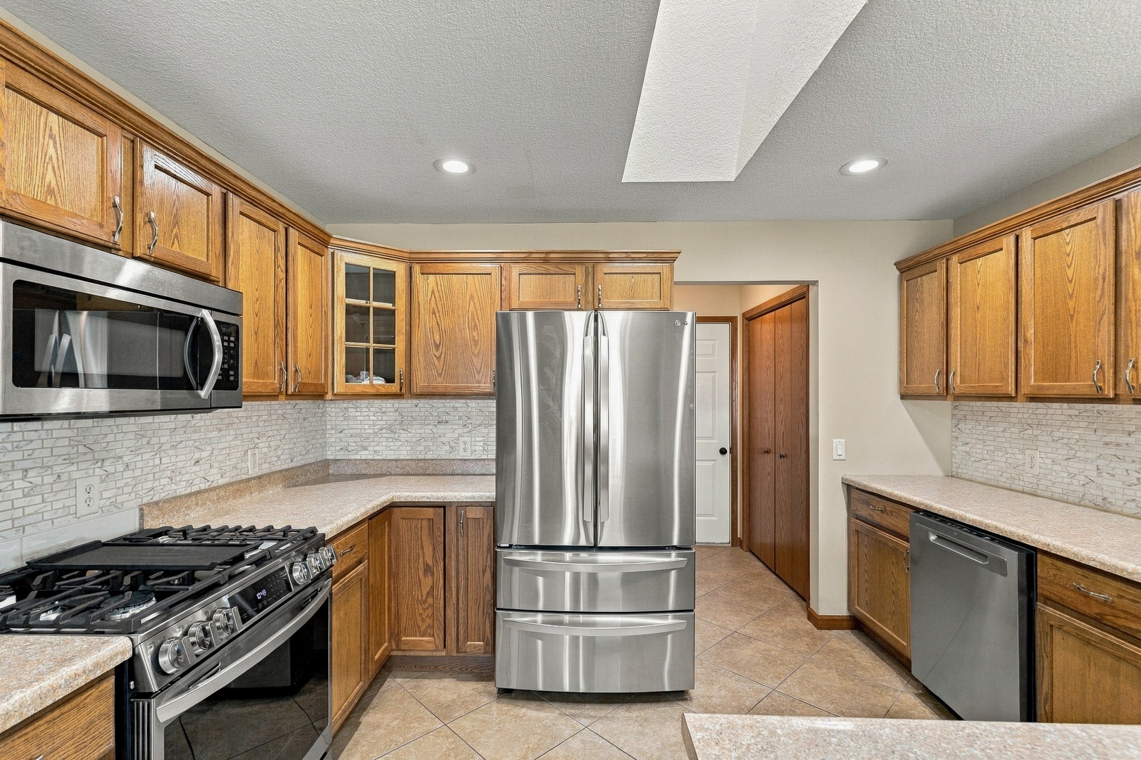 main property photo 16