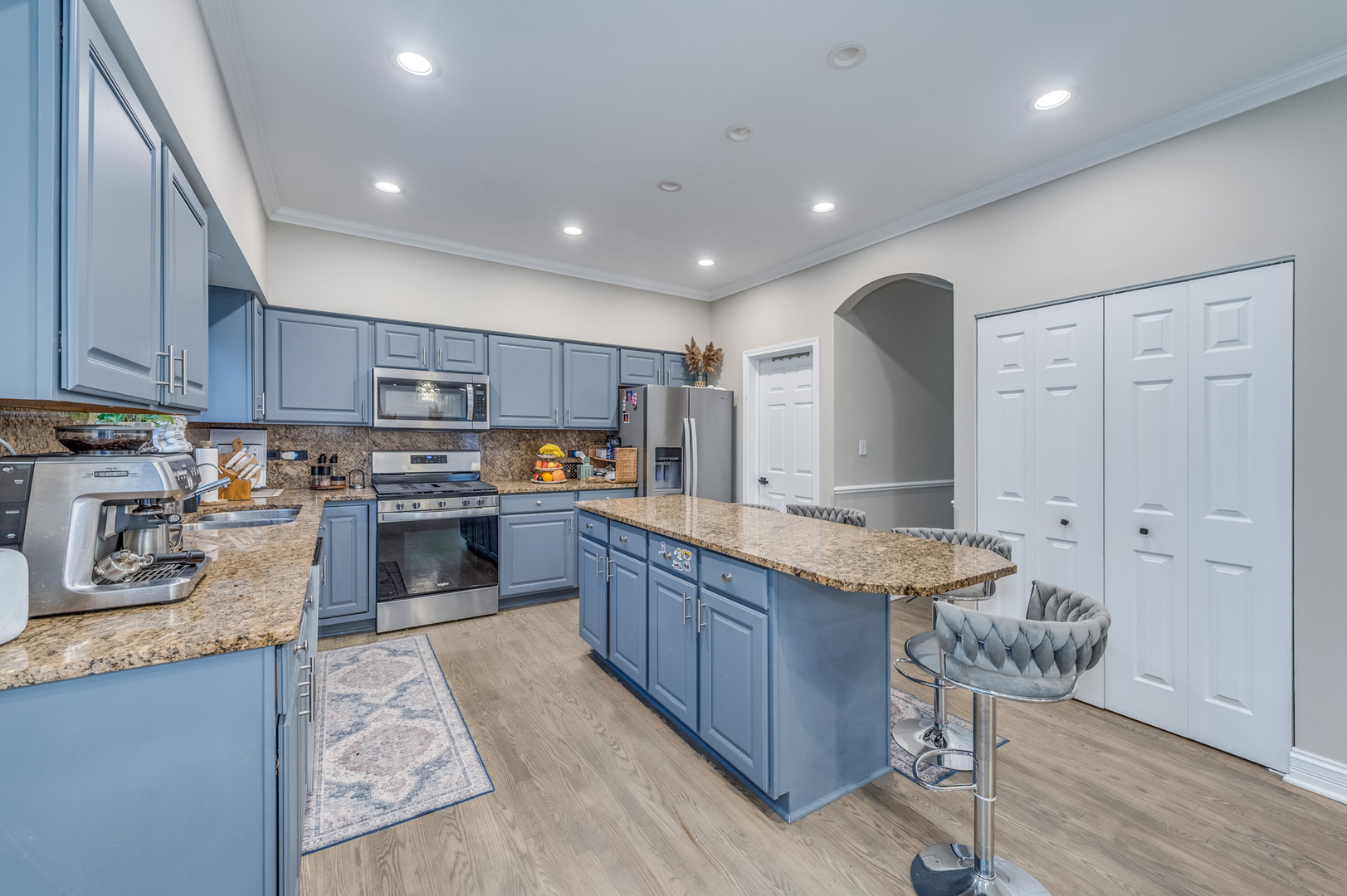 main property photo 5