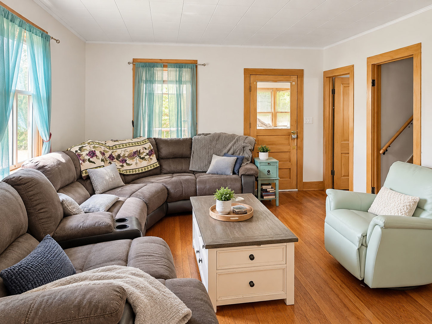 main property photo 7