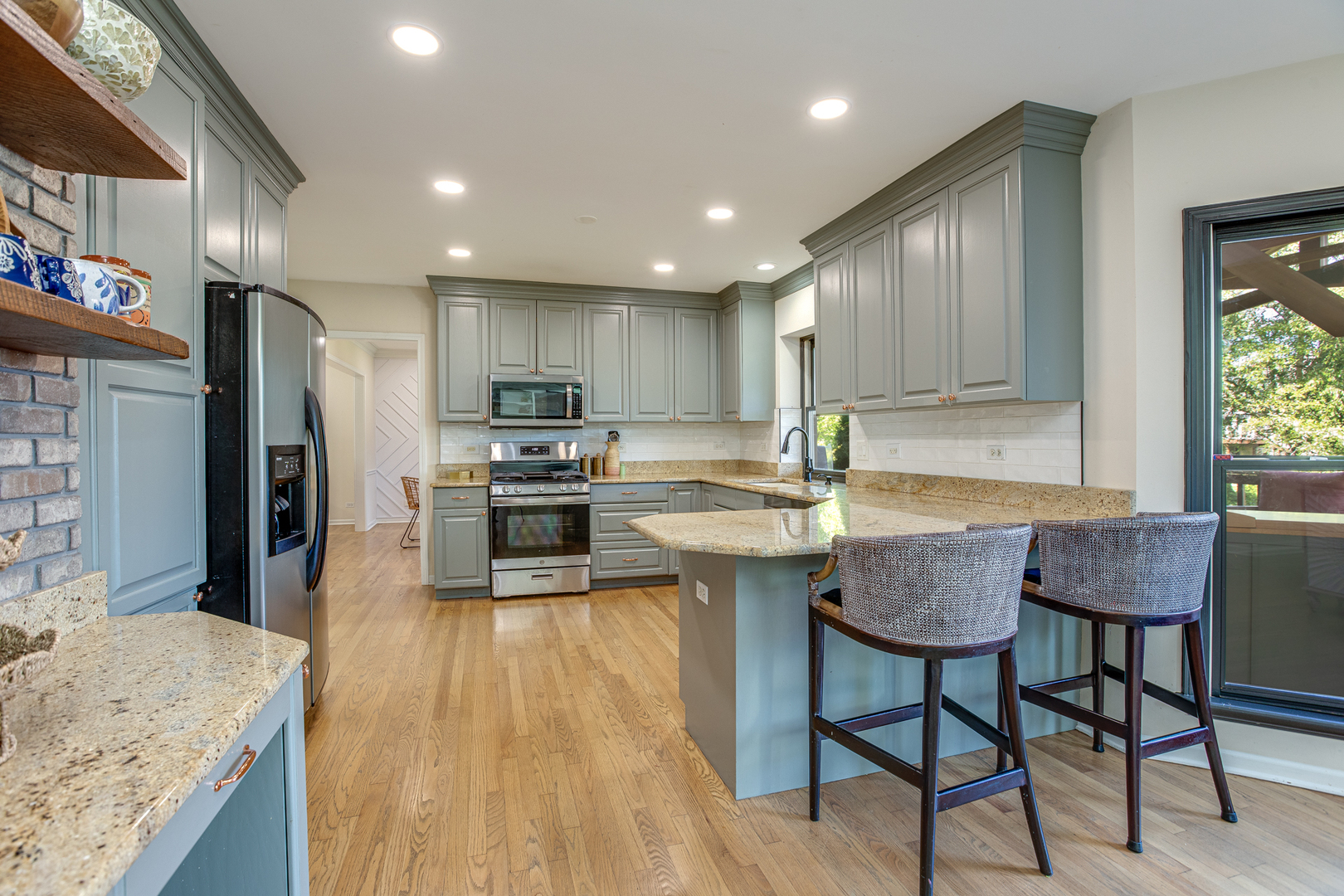main property photo 5