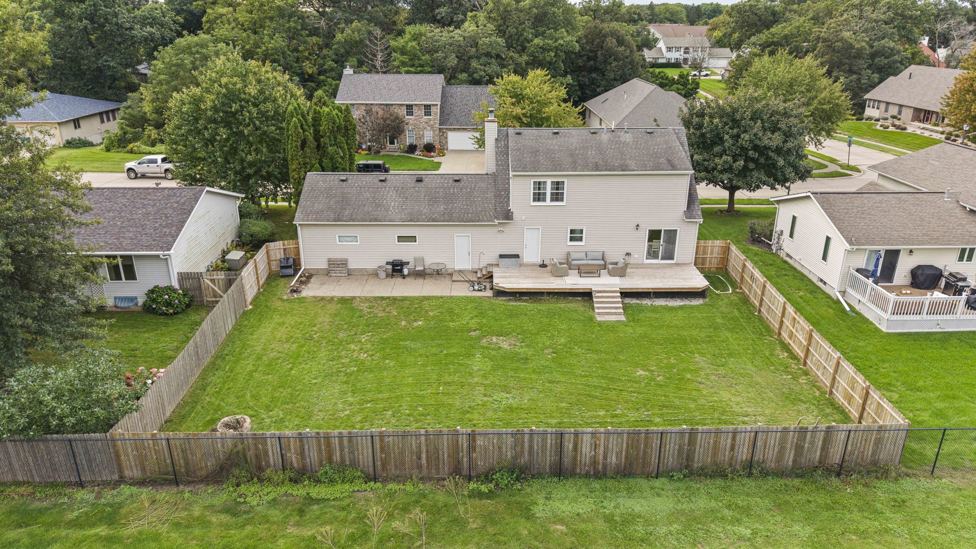 main property photo 32