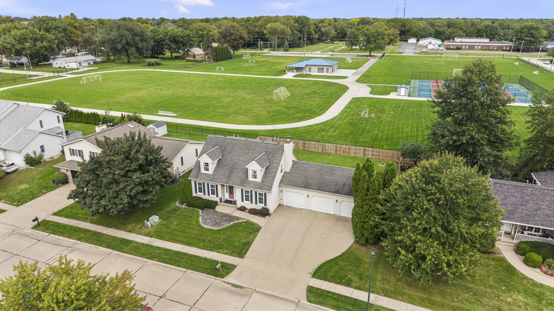 main property photo 5