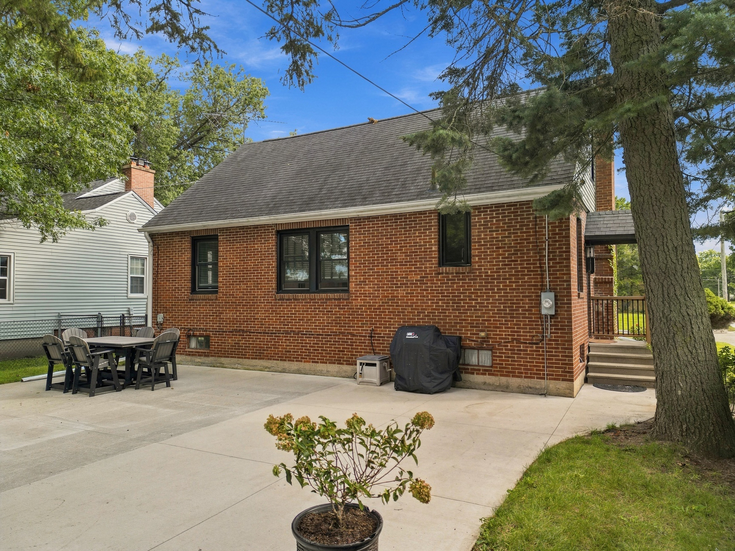 main property photo 27