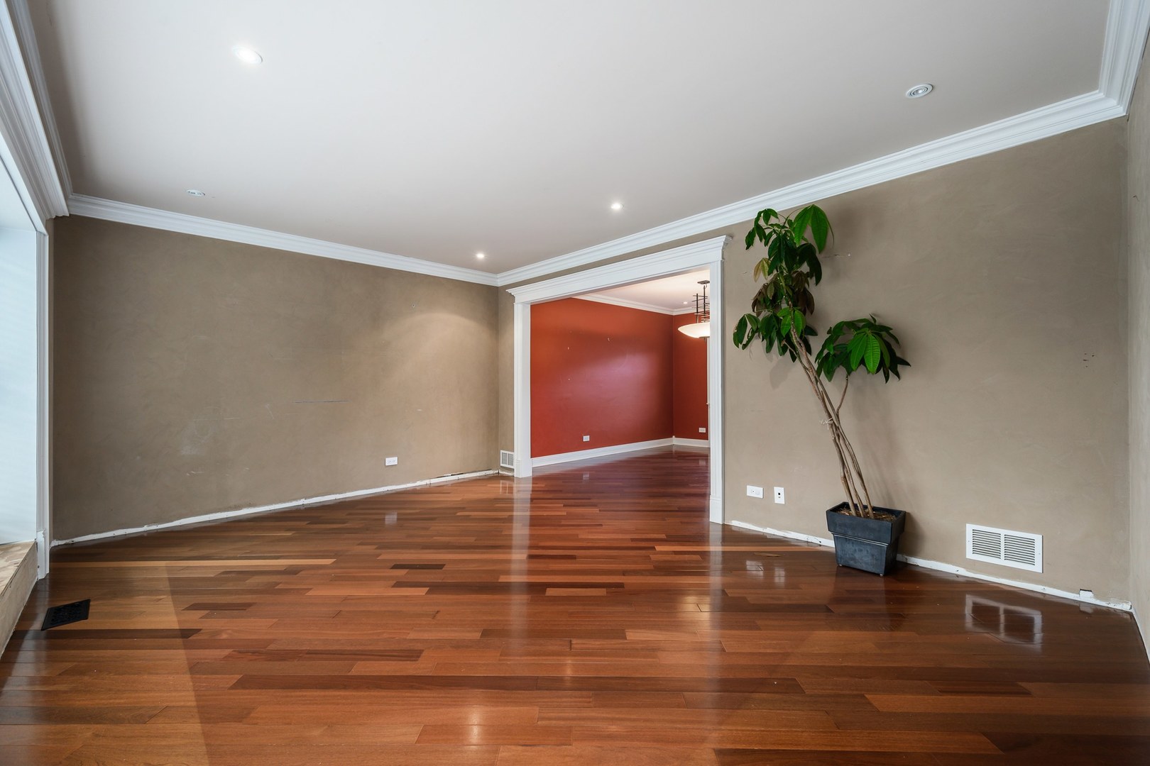 property viewer photo 2