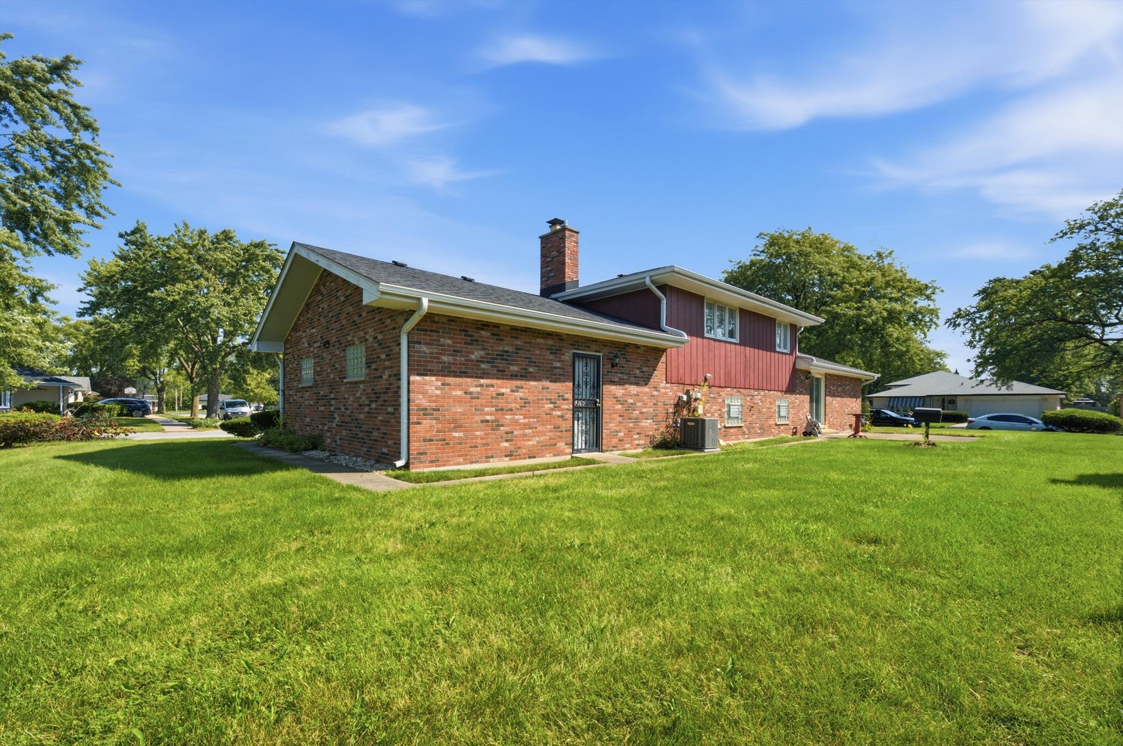 main property photo 40