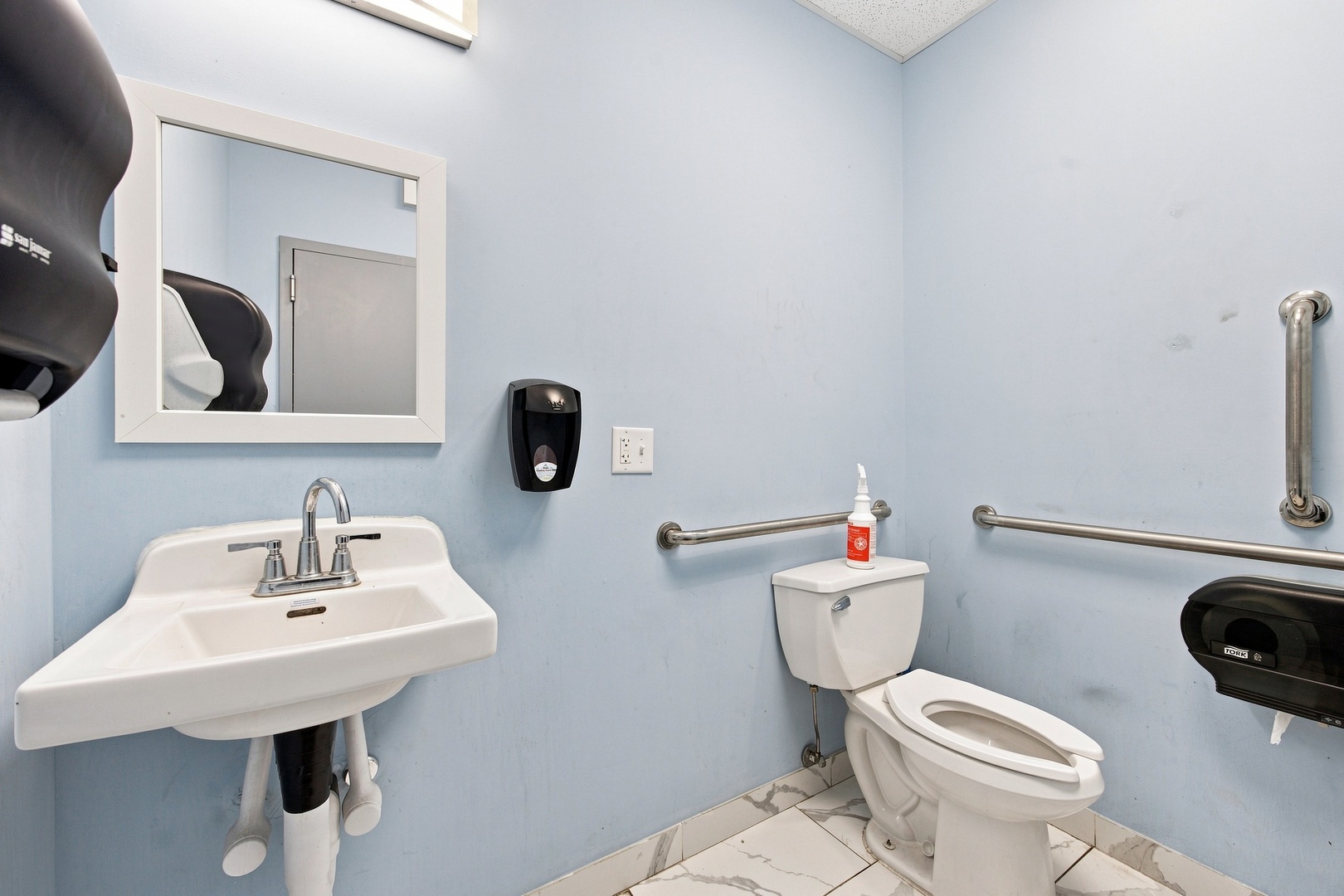 main property photo 35