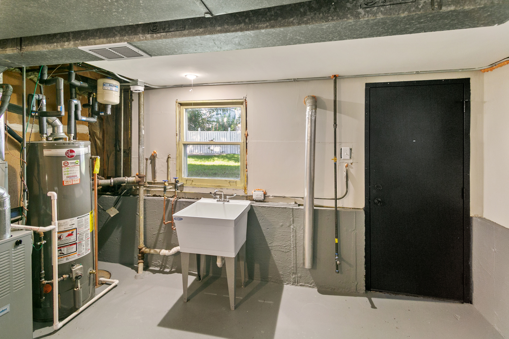 main property photo 13