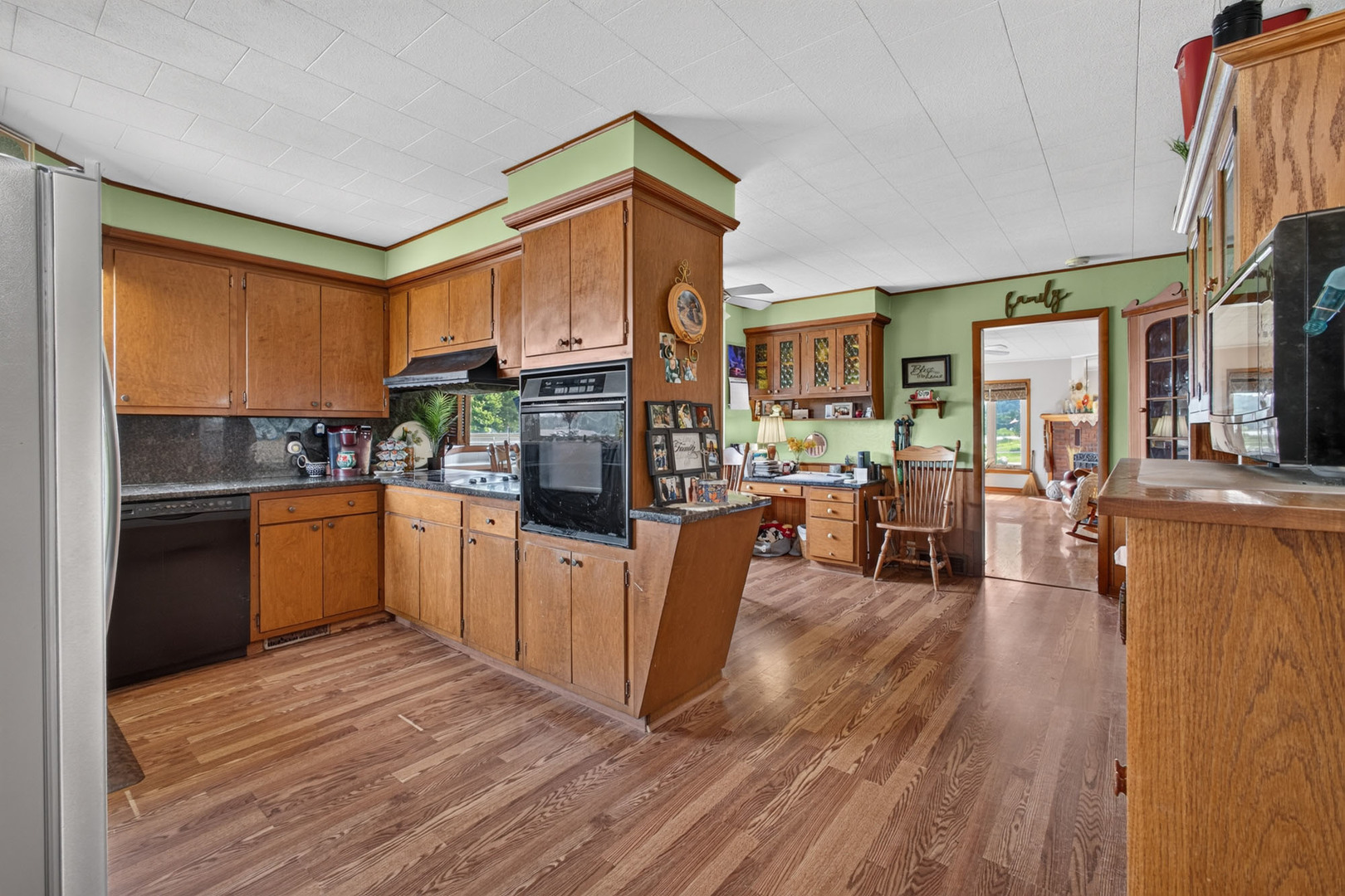 main property photo 10