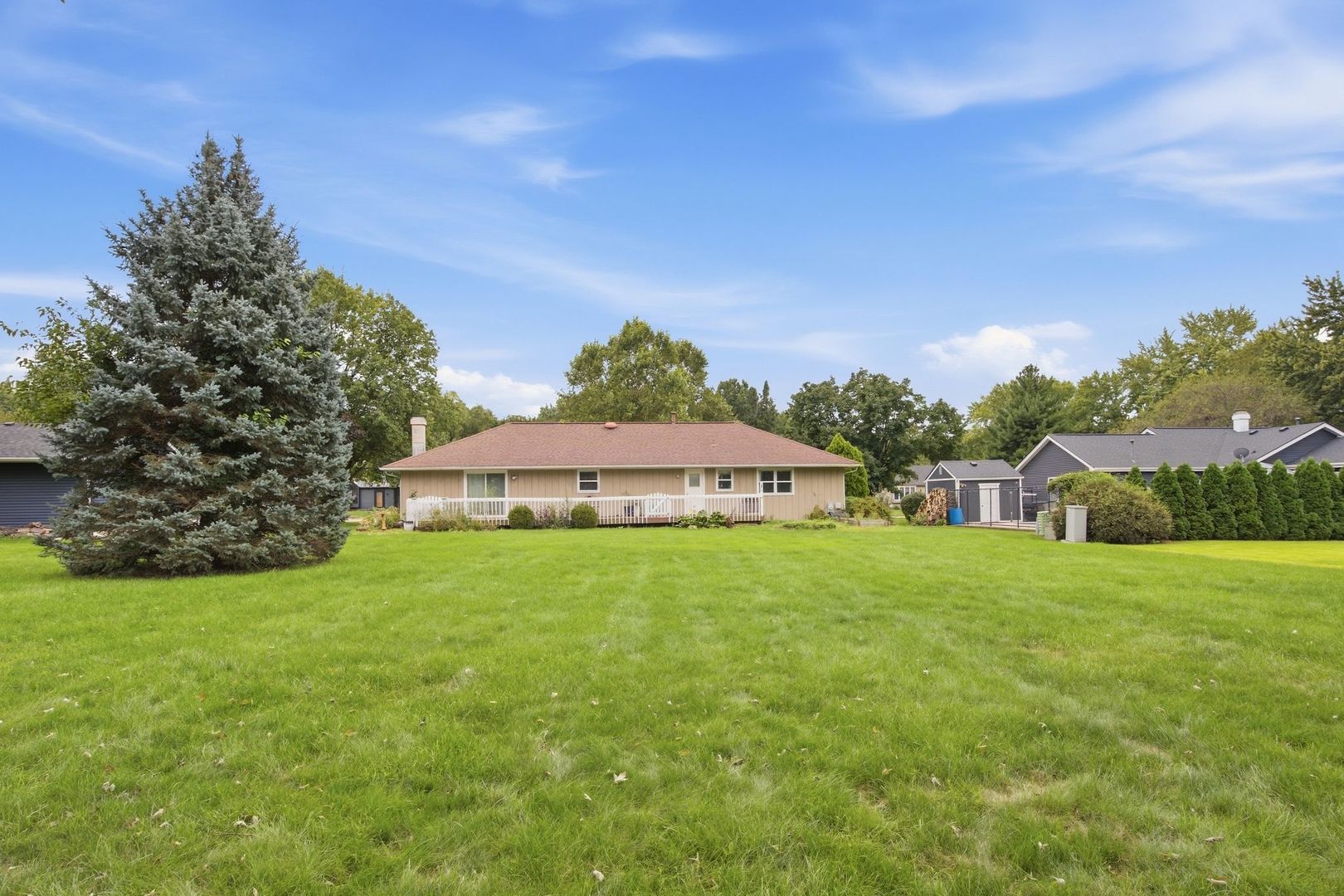 main property photo 28