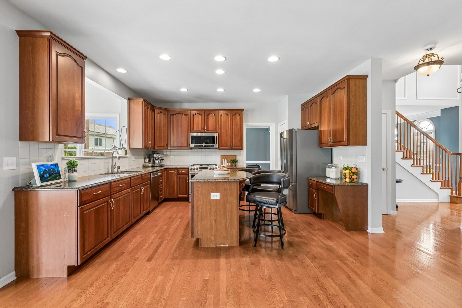main property photo 12