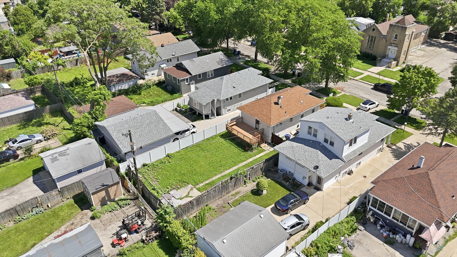 main property photo 41