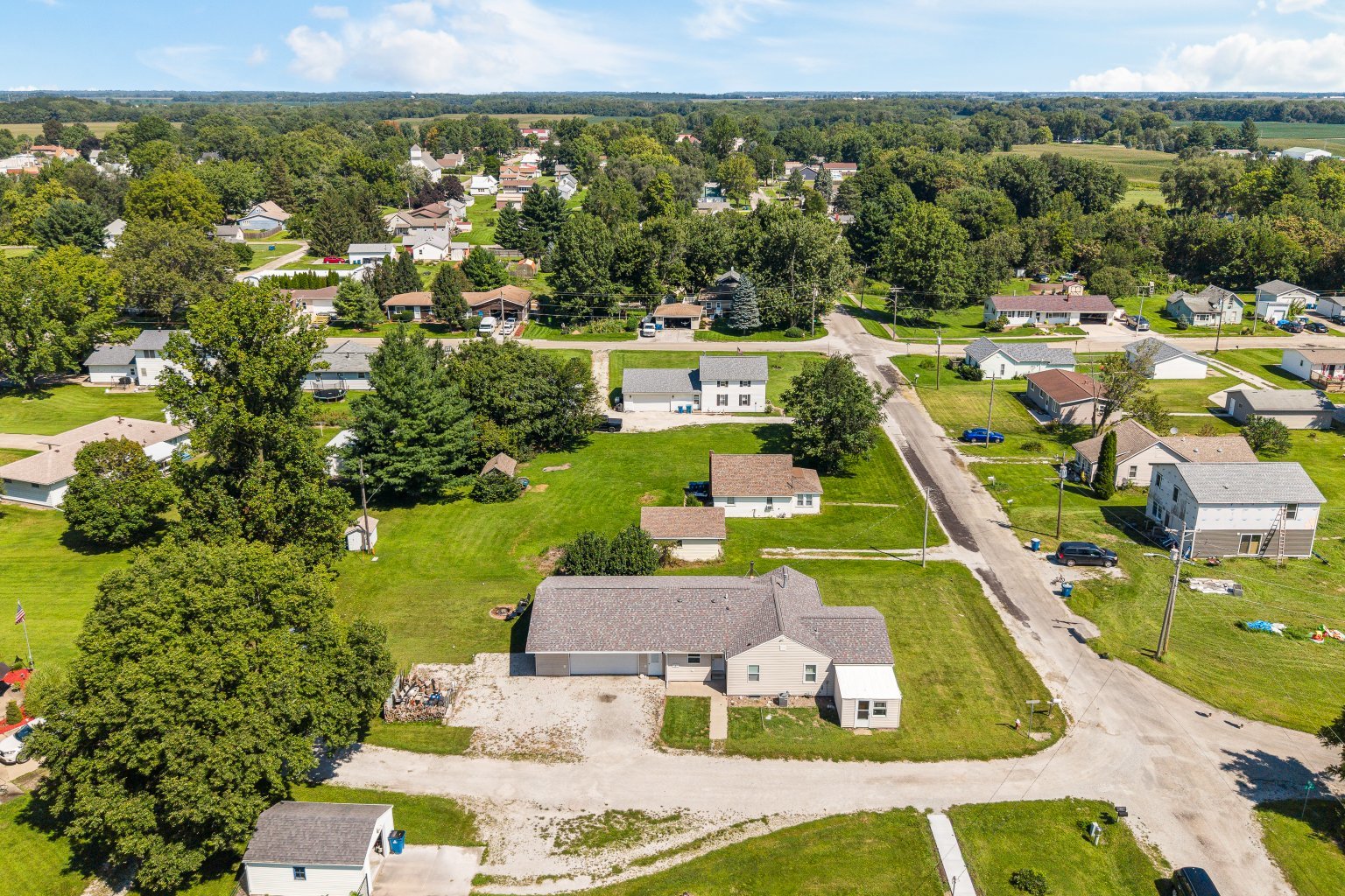main property photo 30
