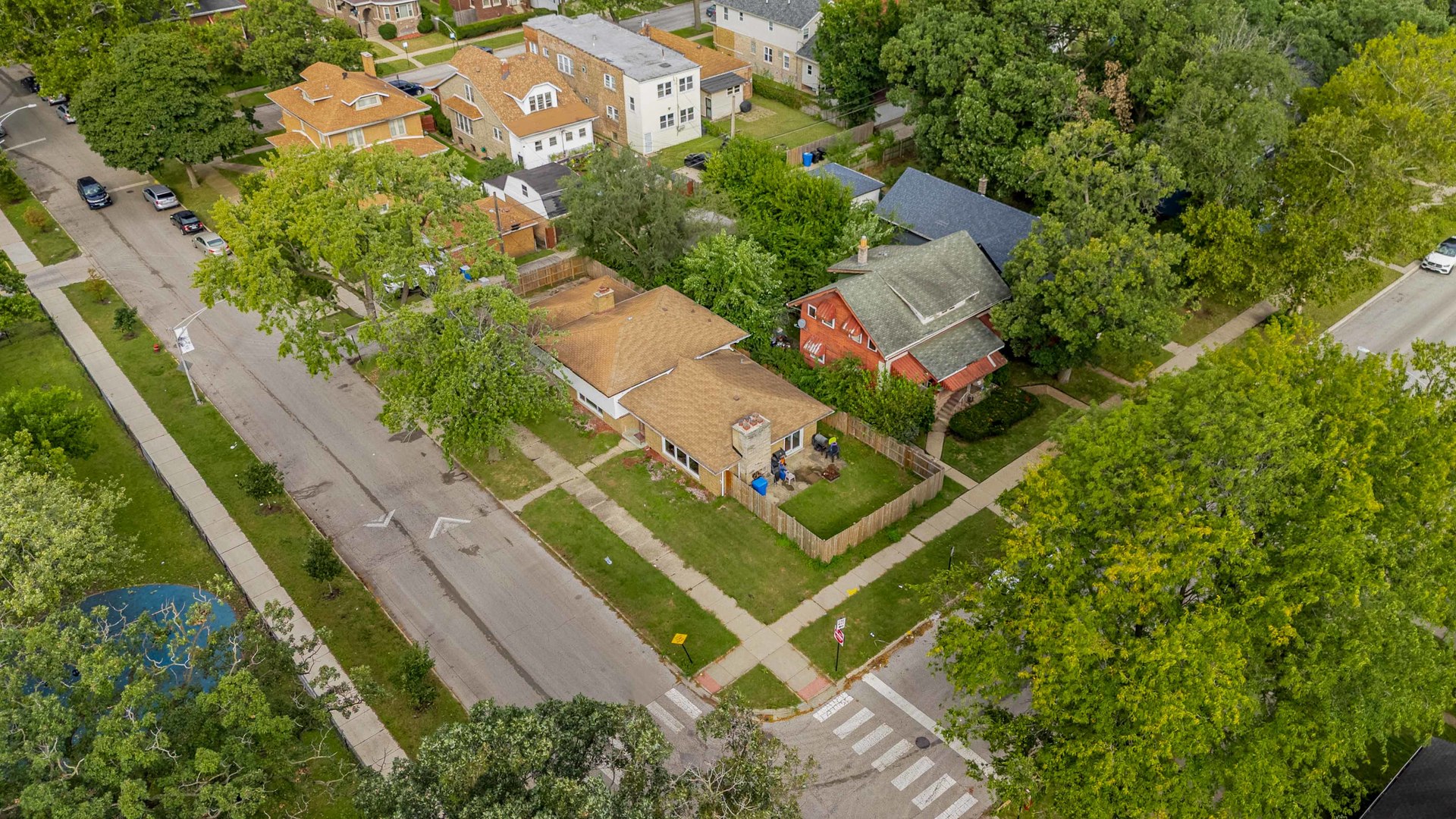 main property photo 32