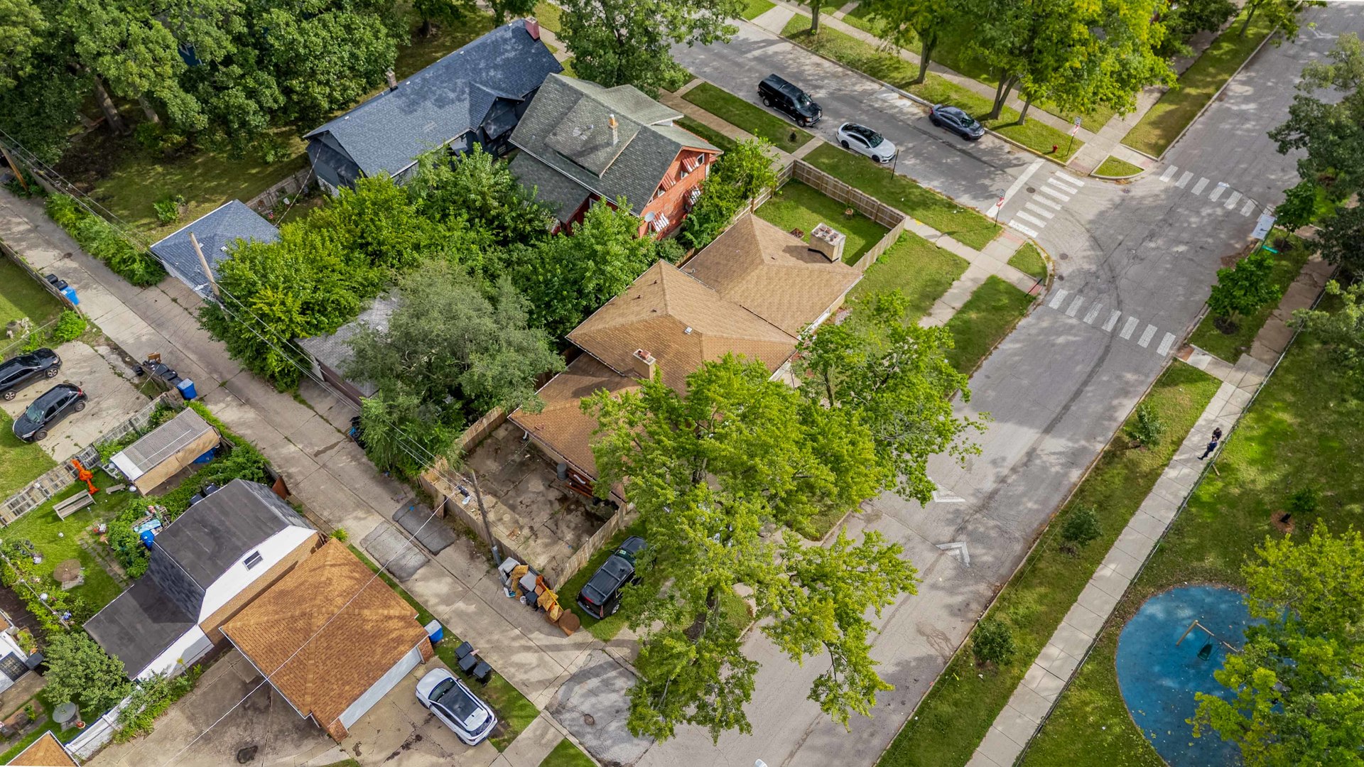 main property photo 37
