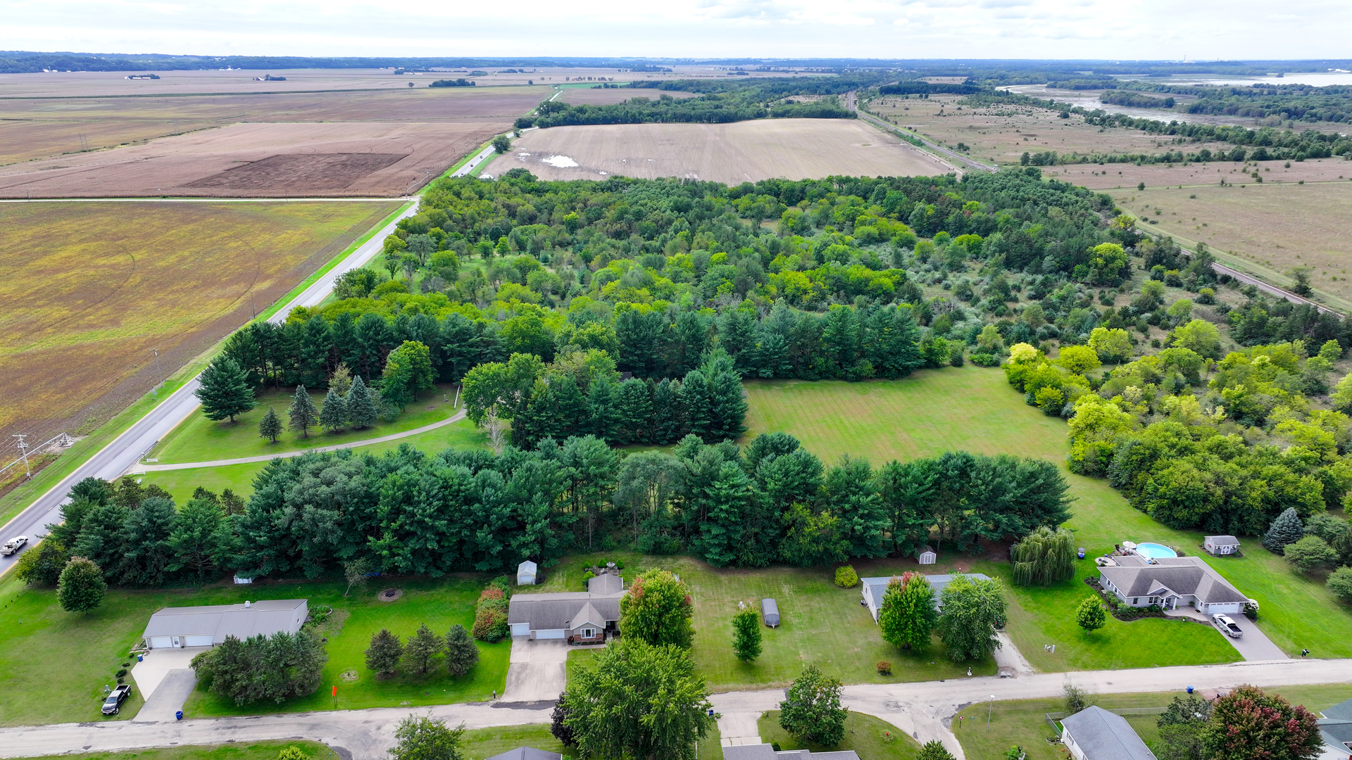 main property photo 40