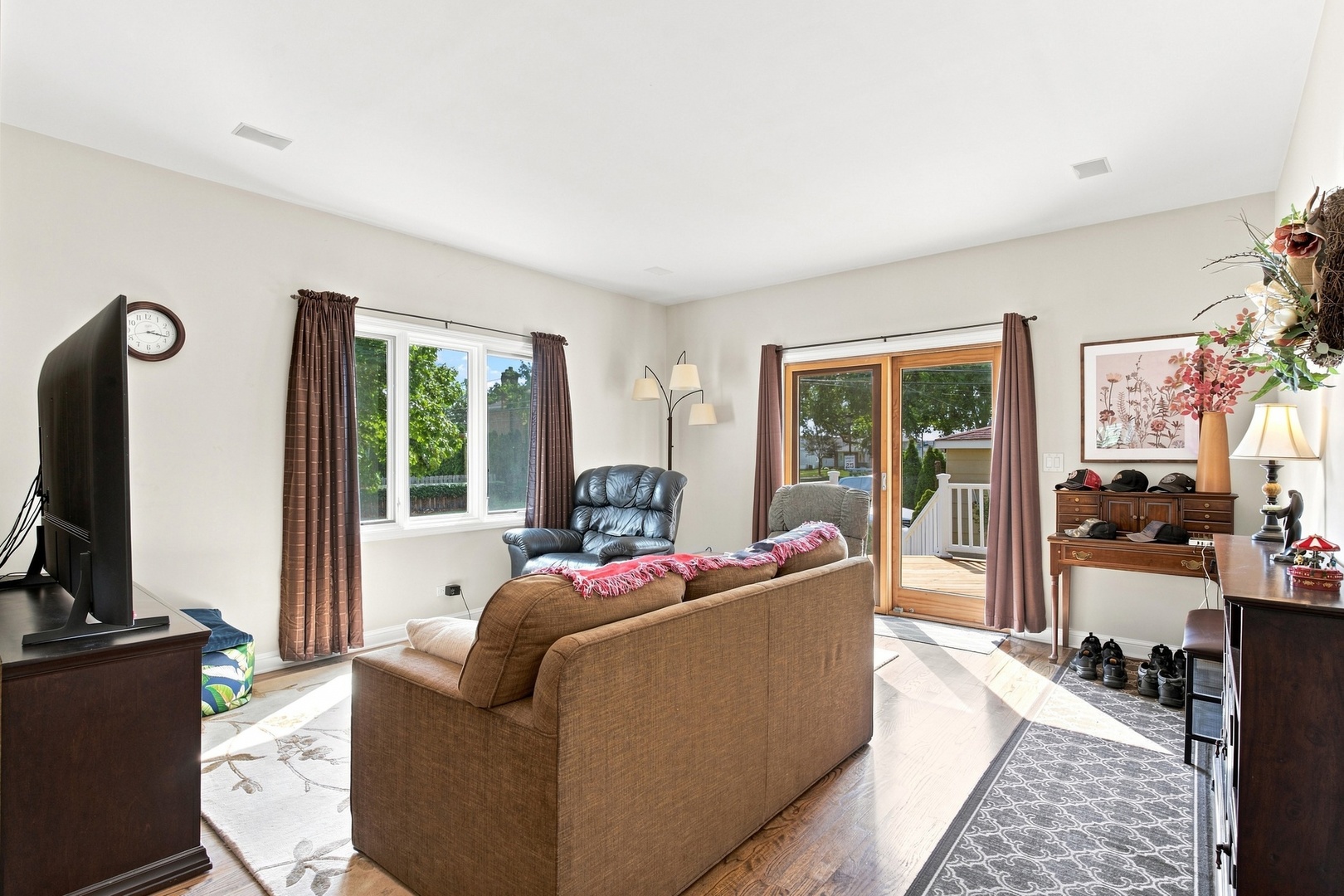 main property photo 10