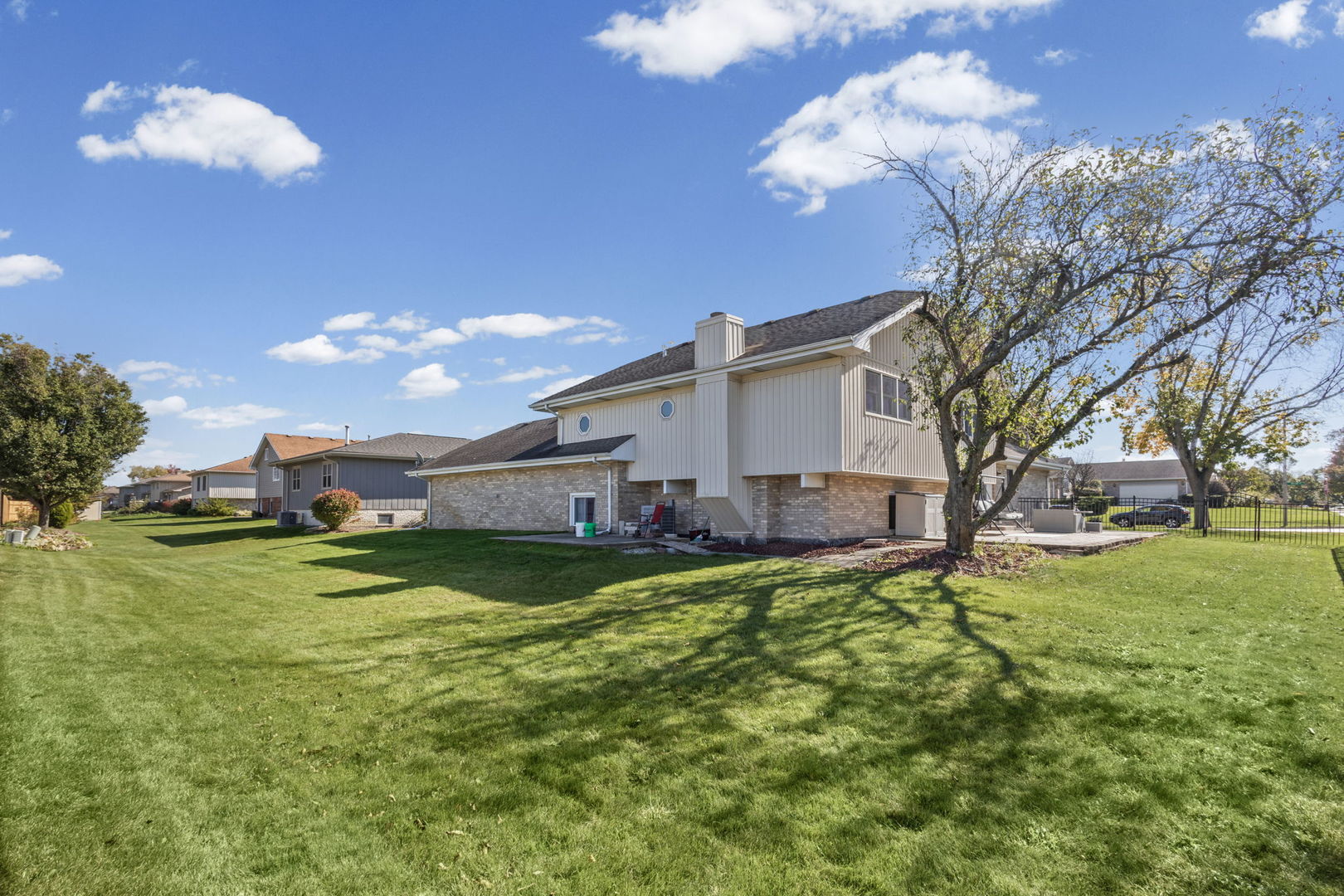 main property photo 30