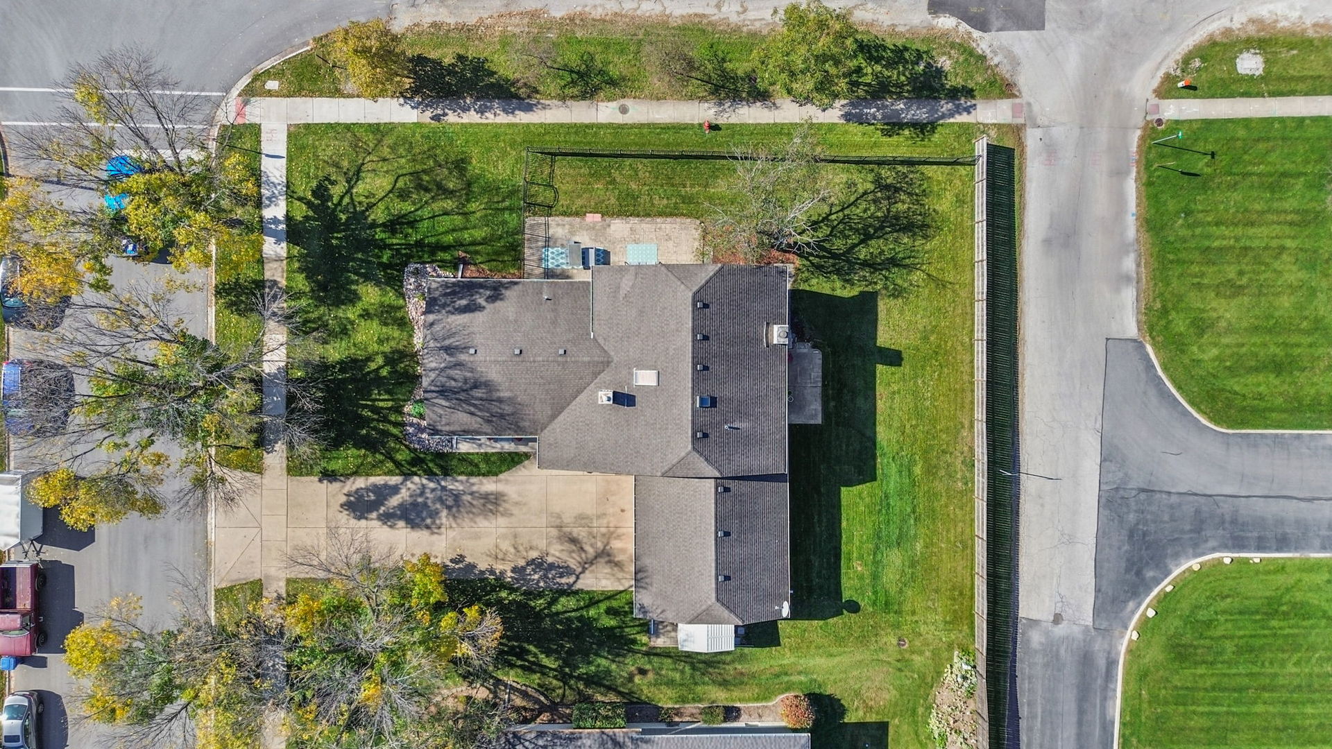 main property photo 32