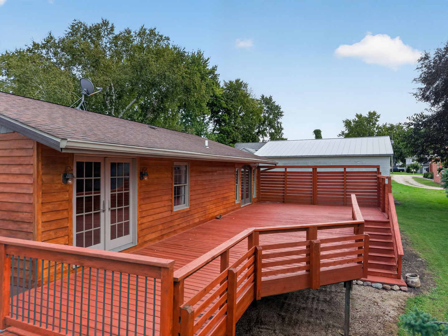 main property photo 32