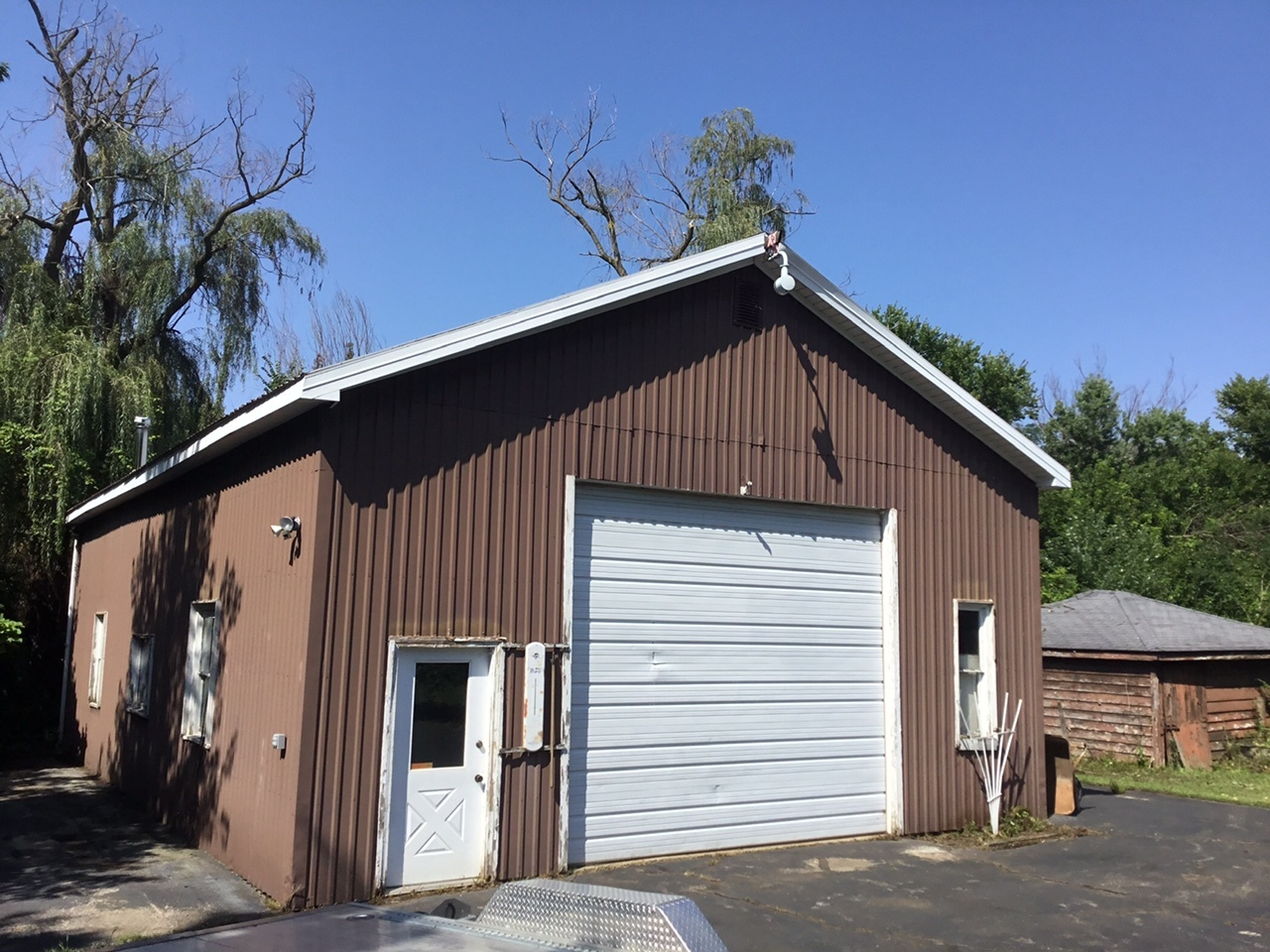 main property photo 32