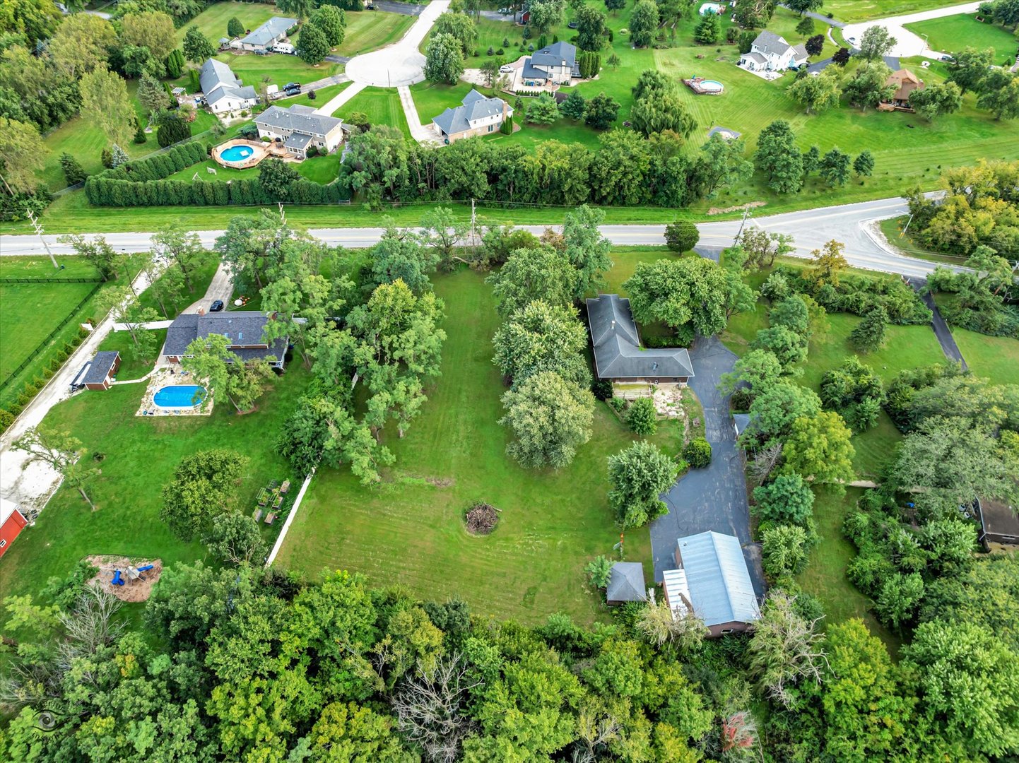 main property photo 36