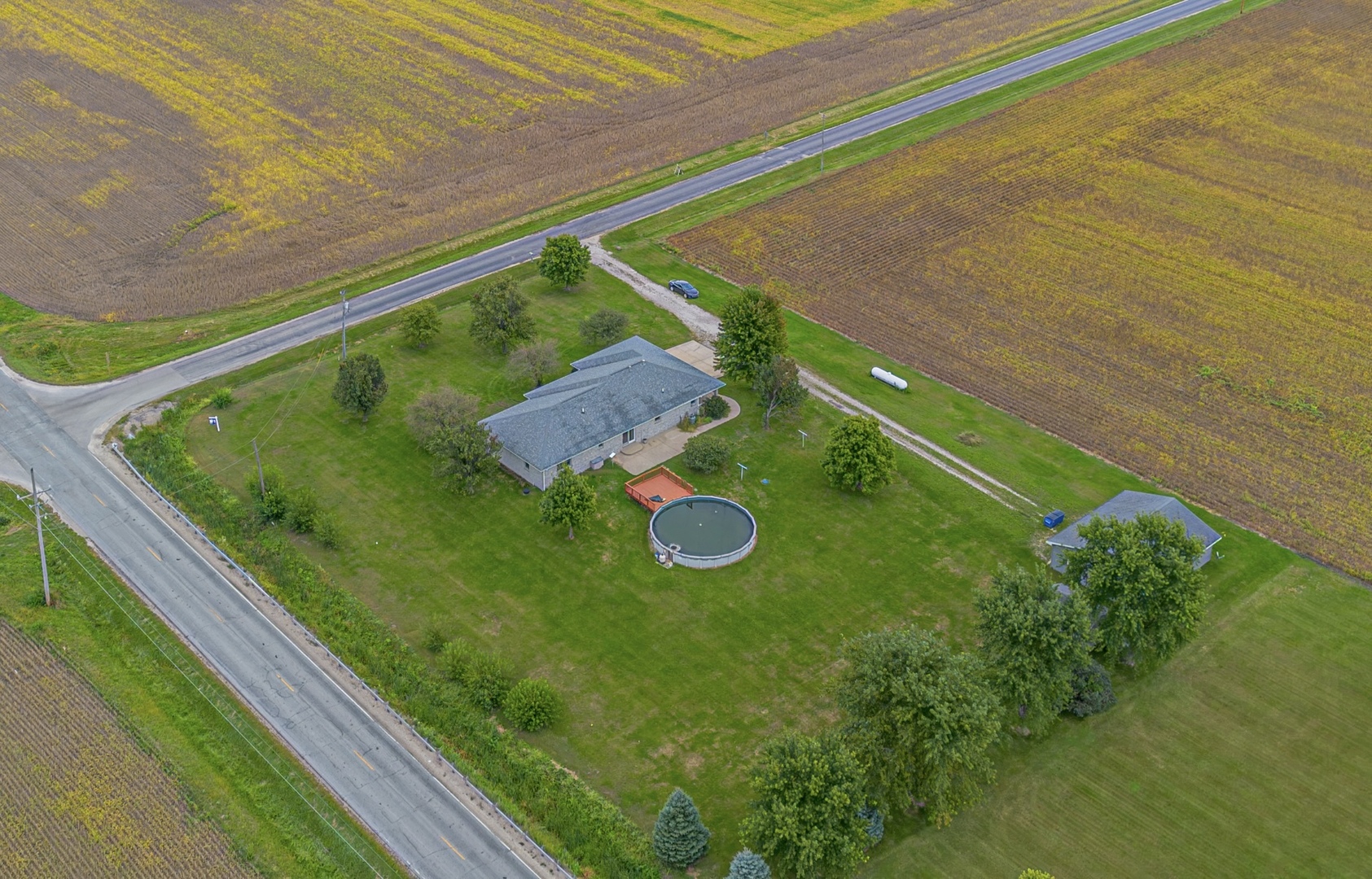 main property photo 30