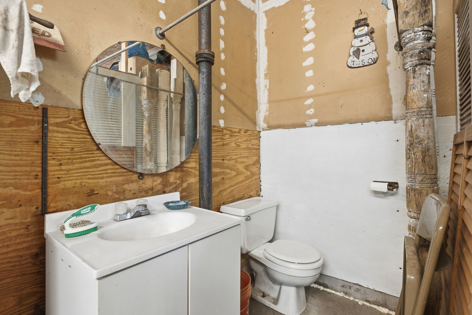 main property photo 44
