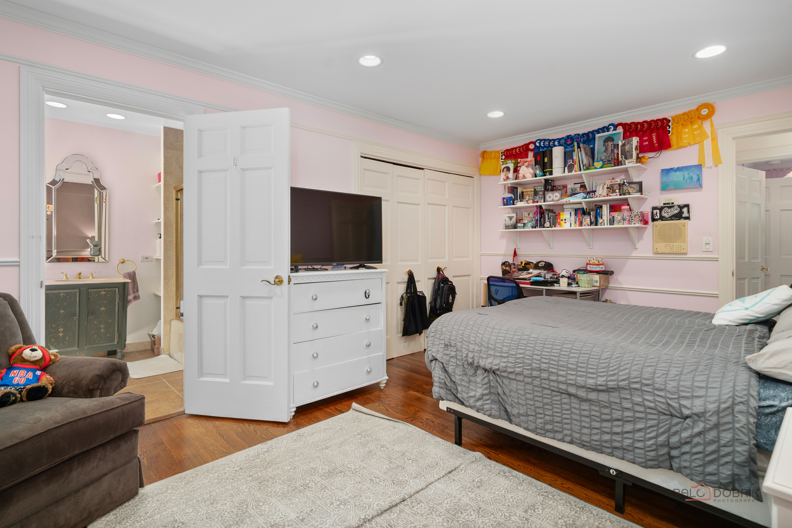 main property photo 23