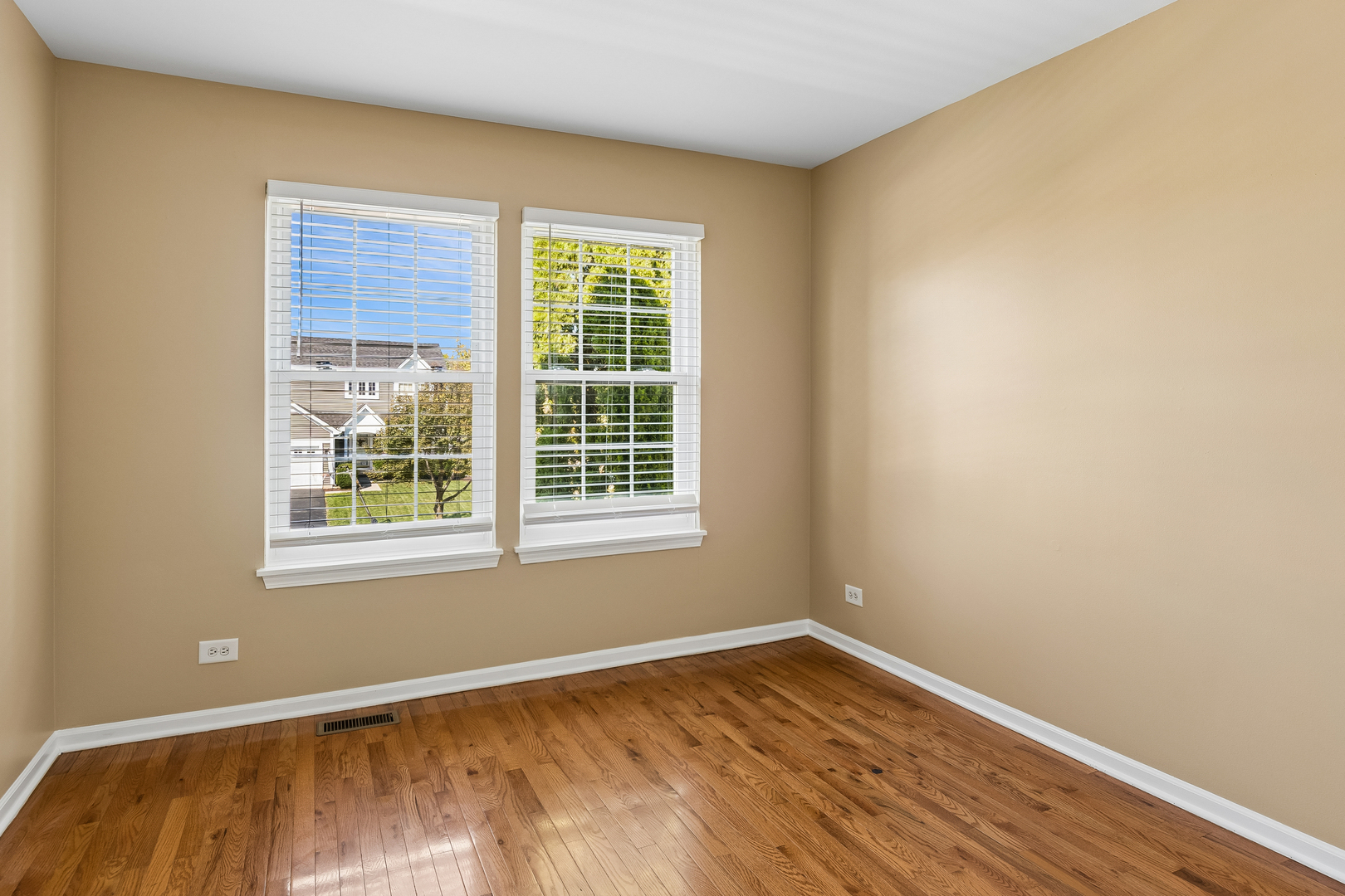 property viewer photo 9