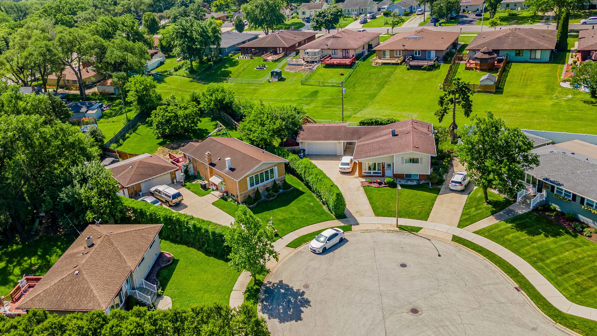 main property photo 28