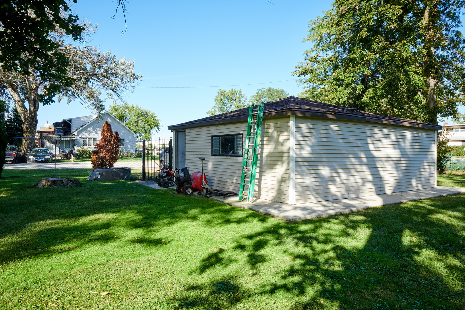 main property photo 51