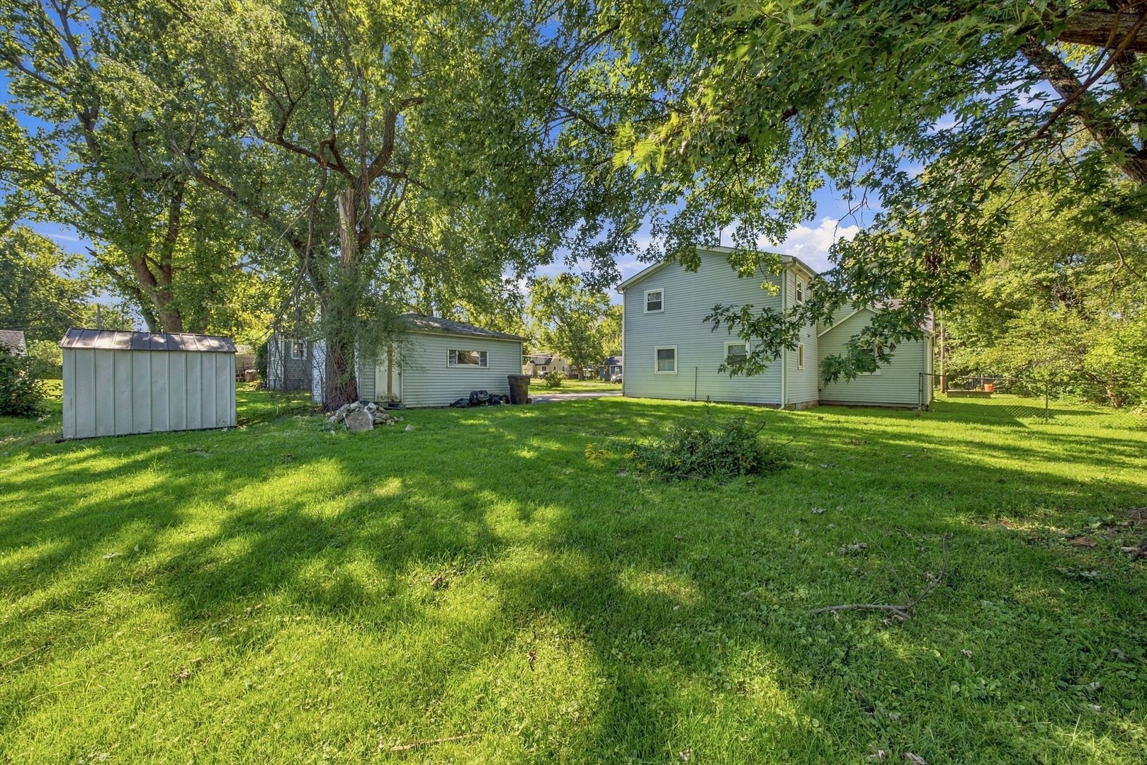 main property photo 20