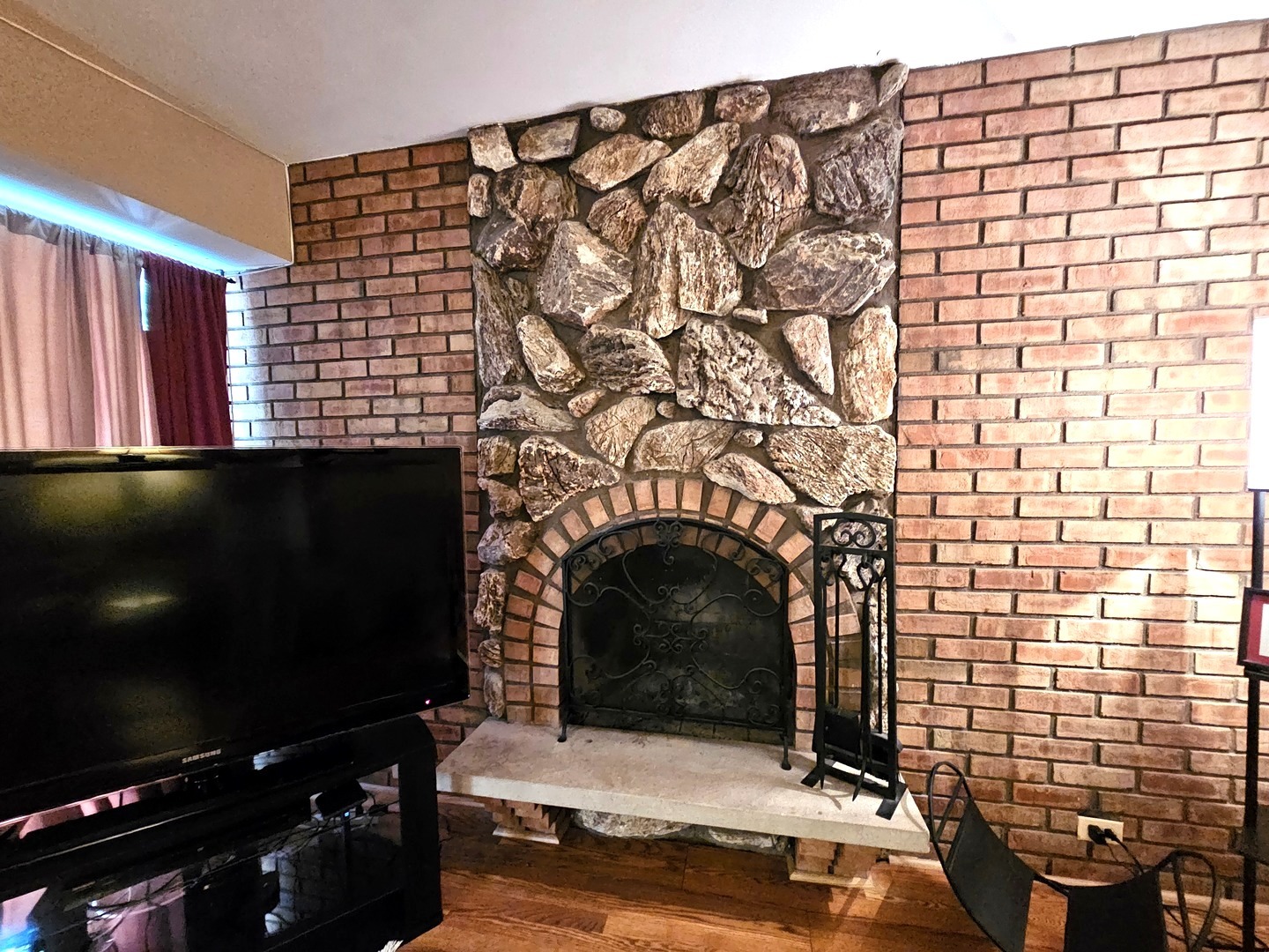 main property photo 9