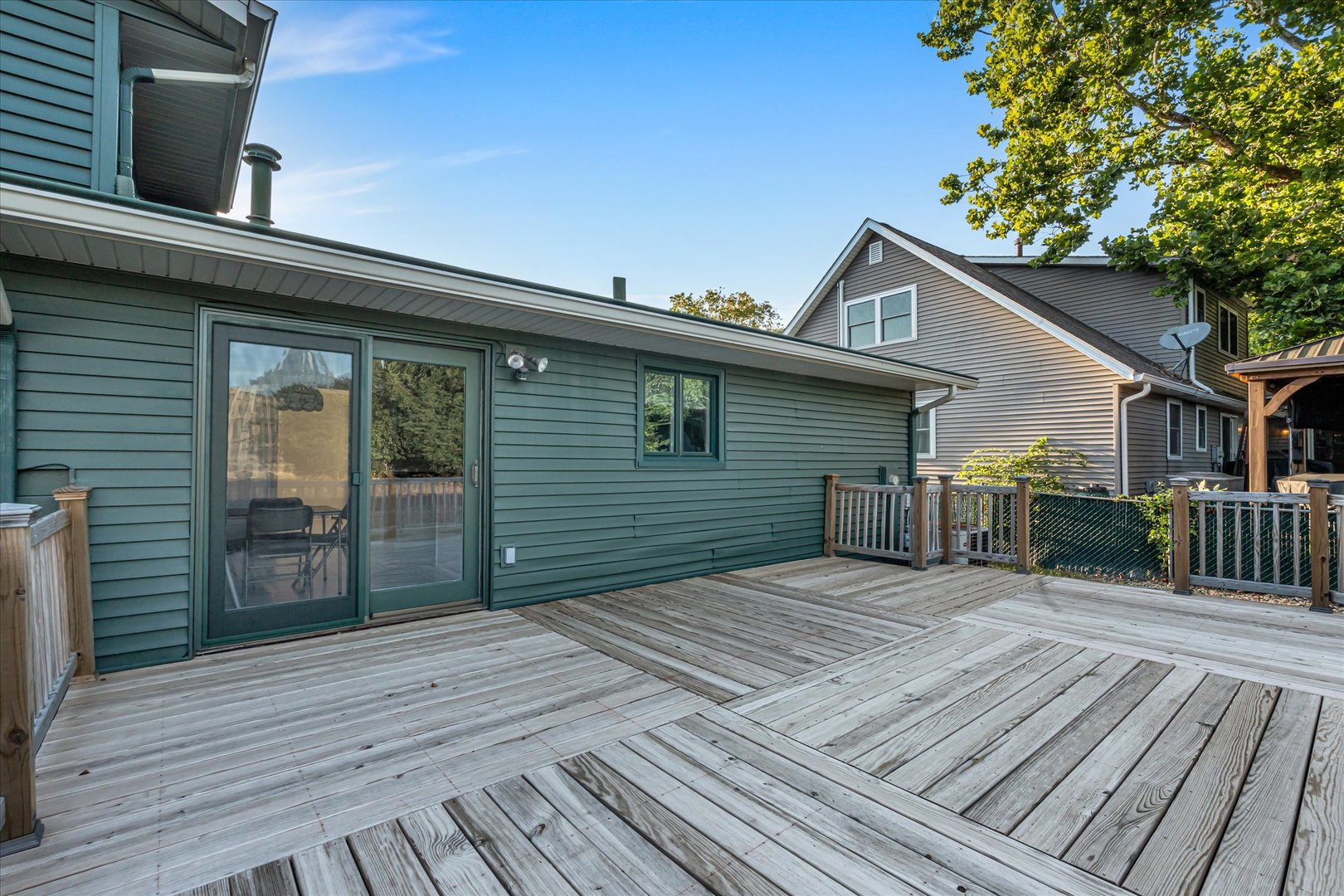main property photo 40