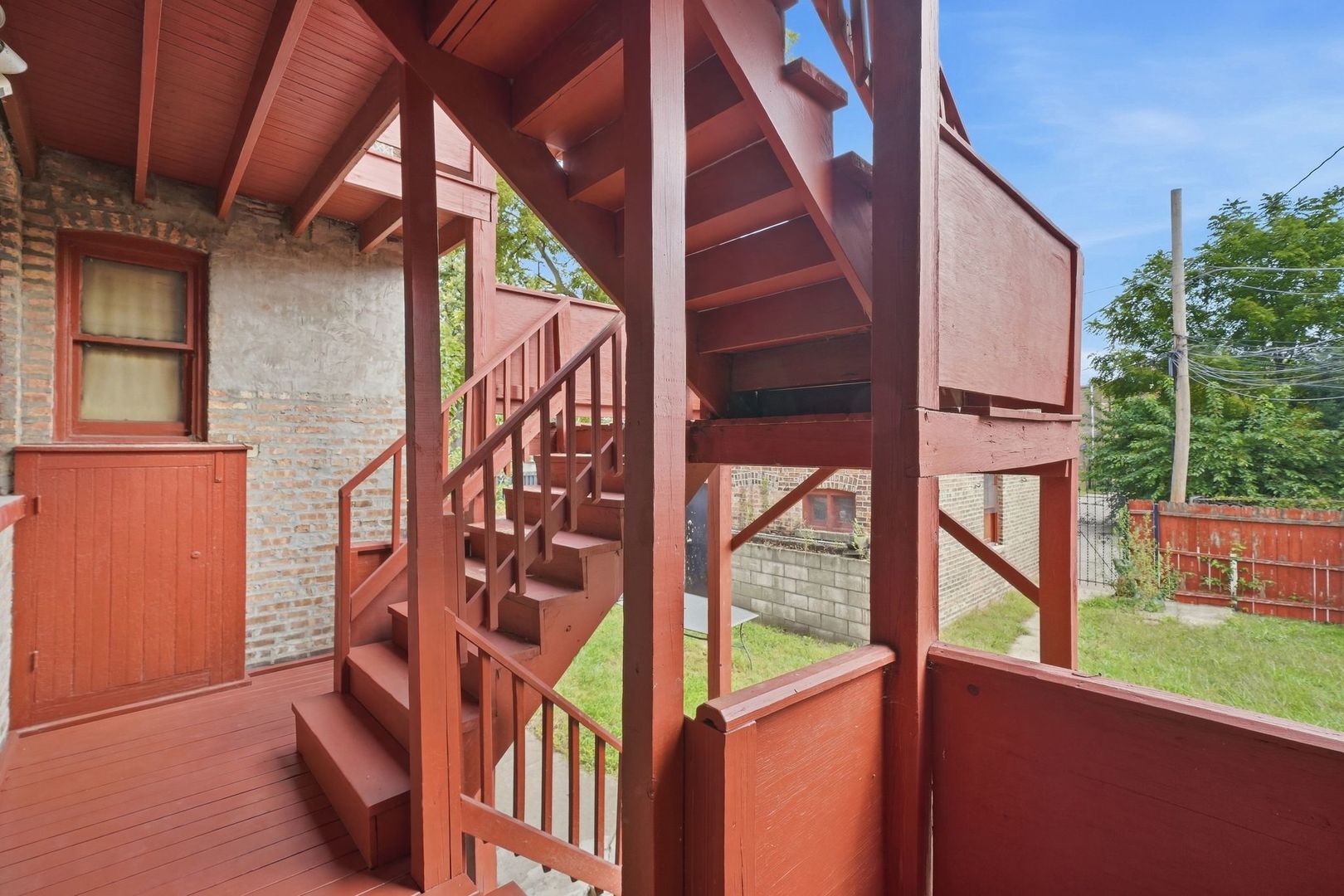 main property photo 11
