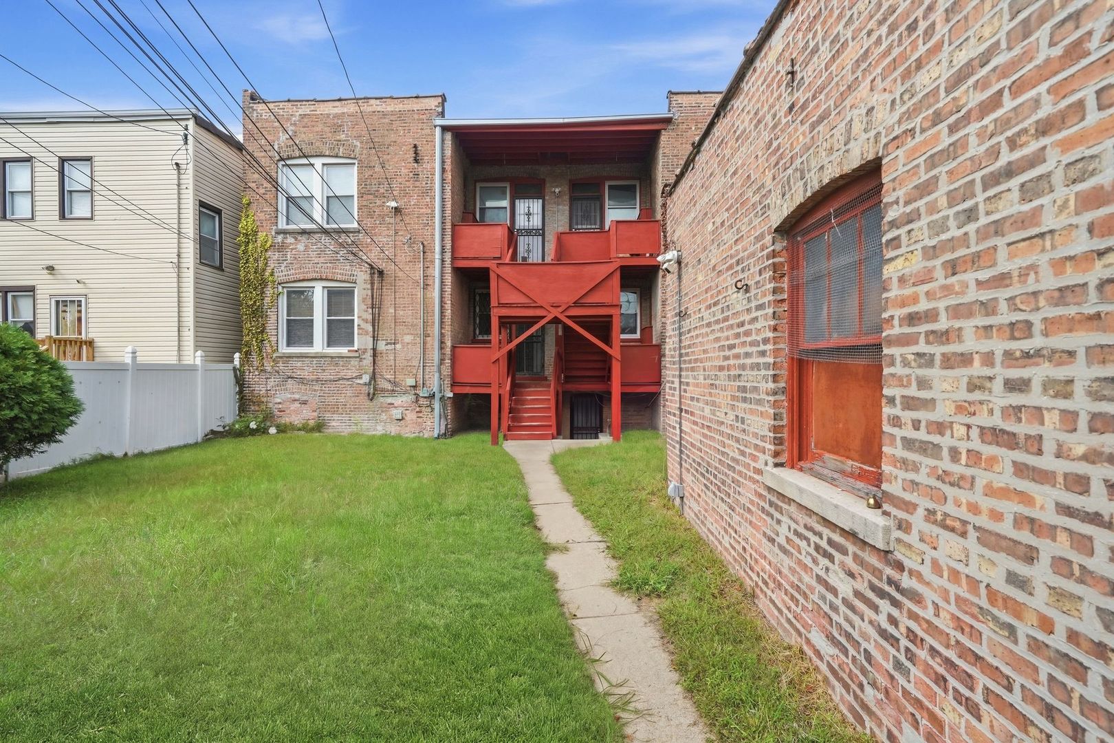 main property photo 14