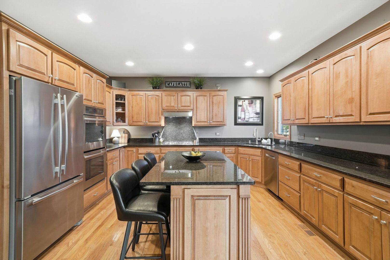 main property photo 6