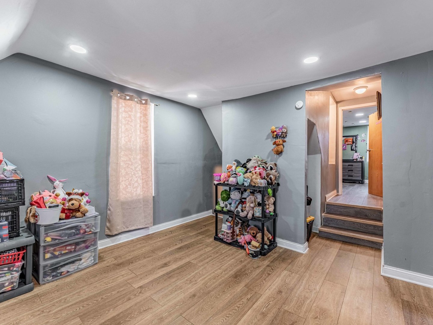 main property photo 28