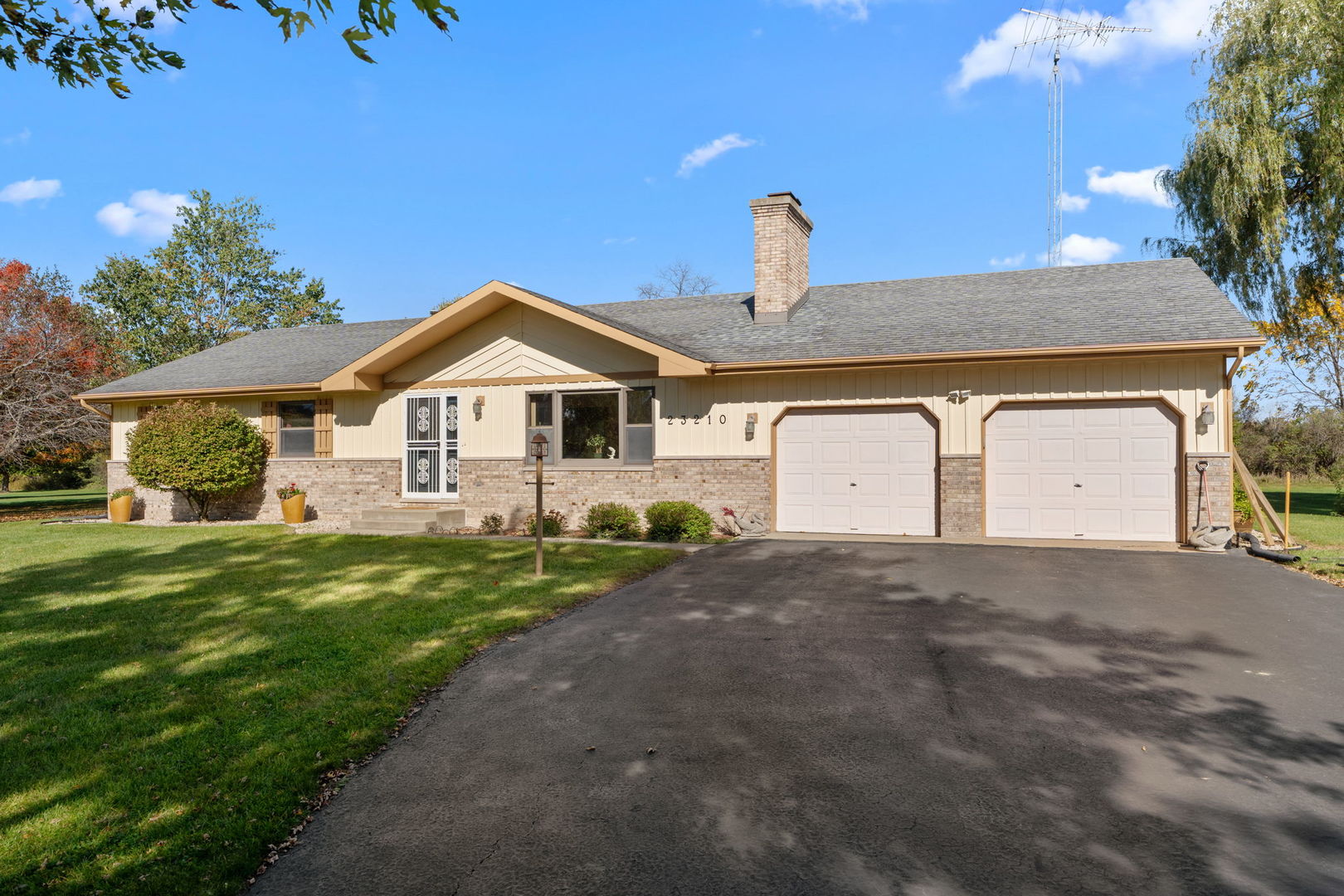 main property photo 16