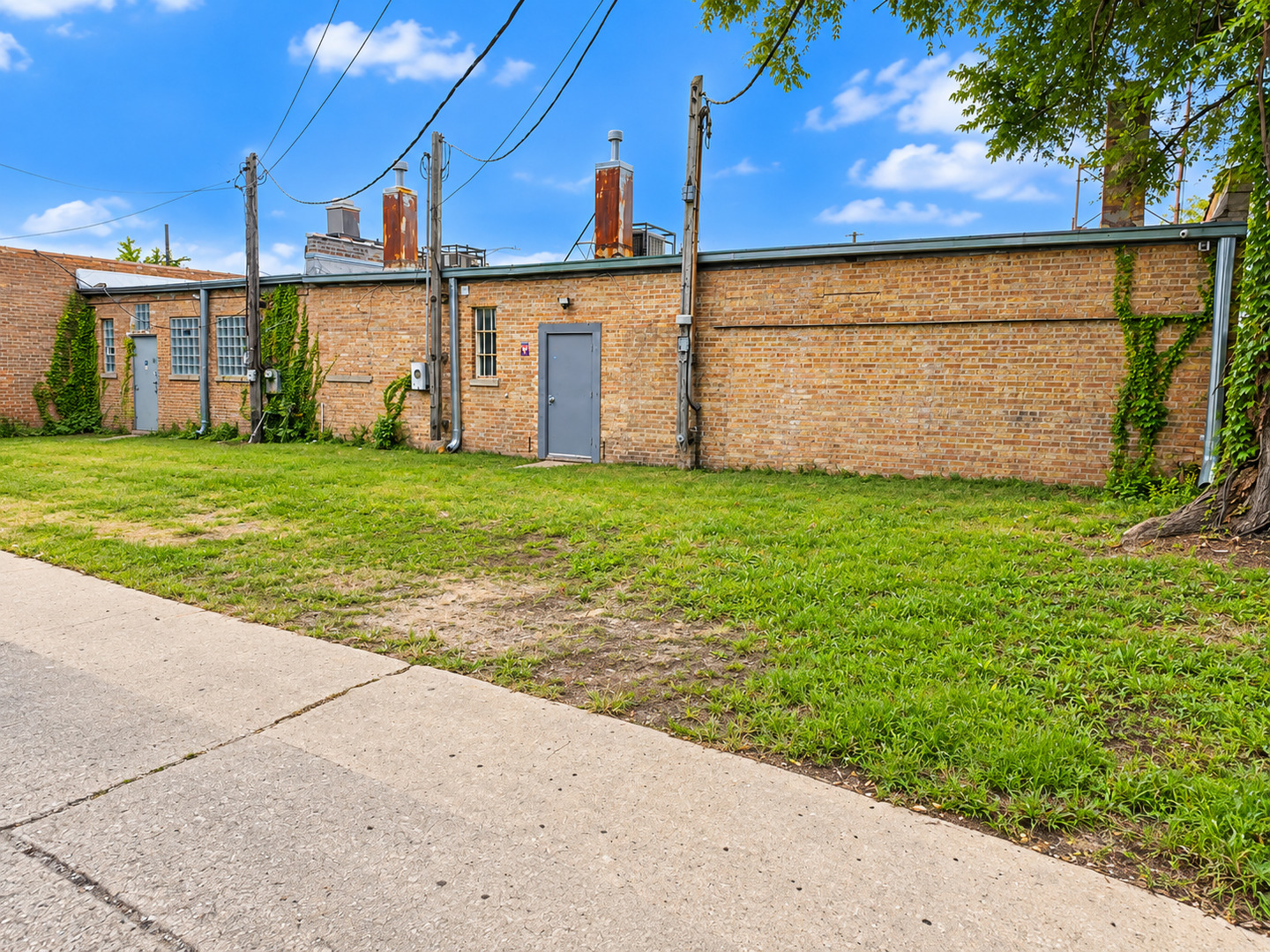 main property photo 12