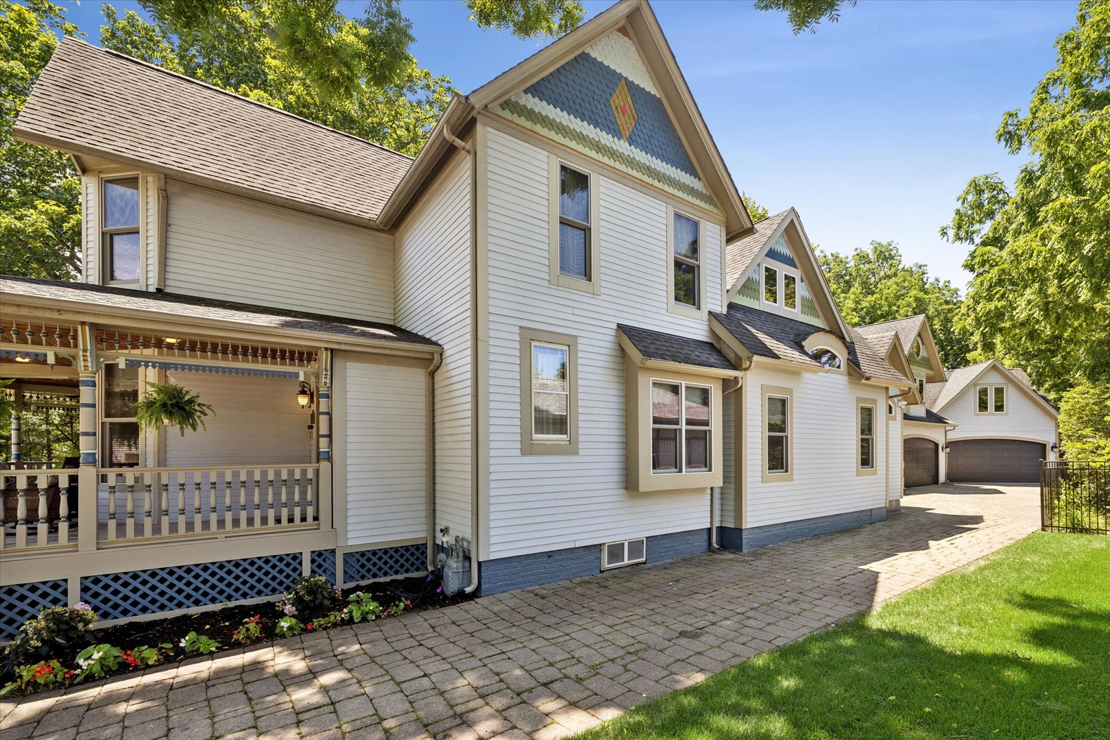 main property photo 43