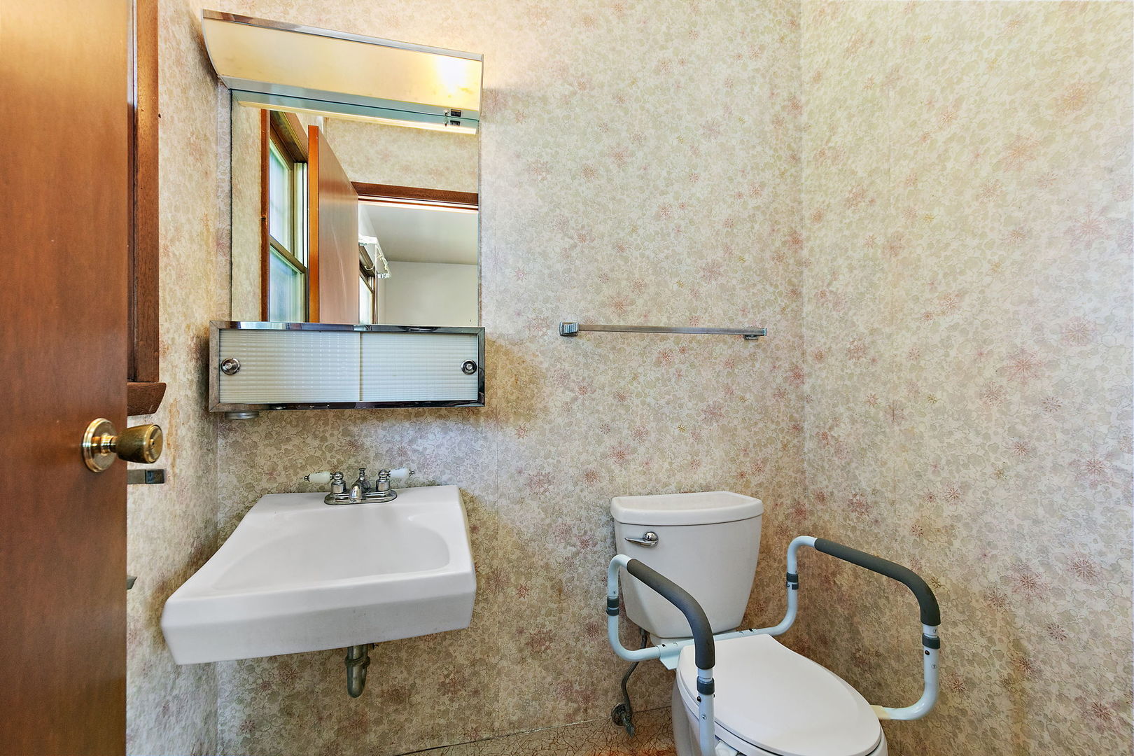 main property photo 13