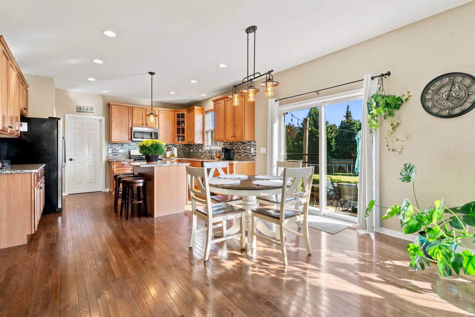 main property photo 14