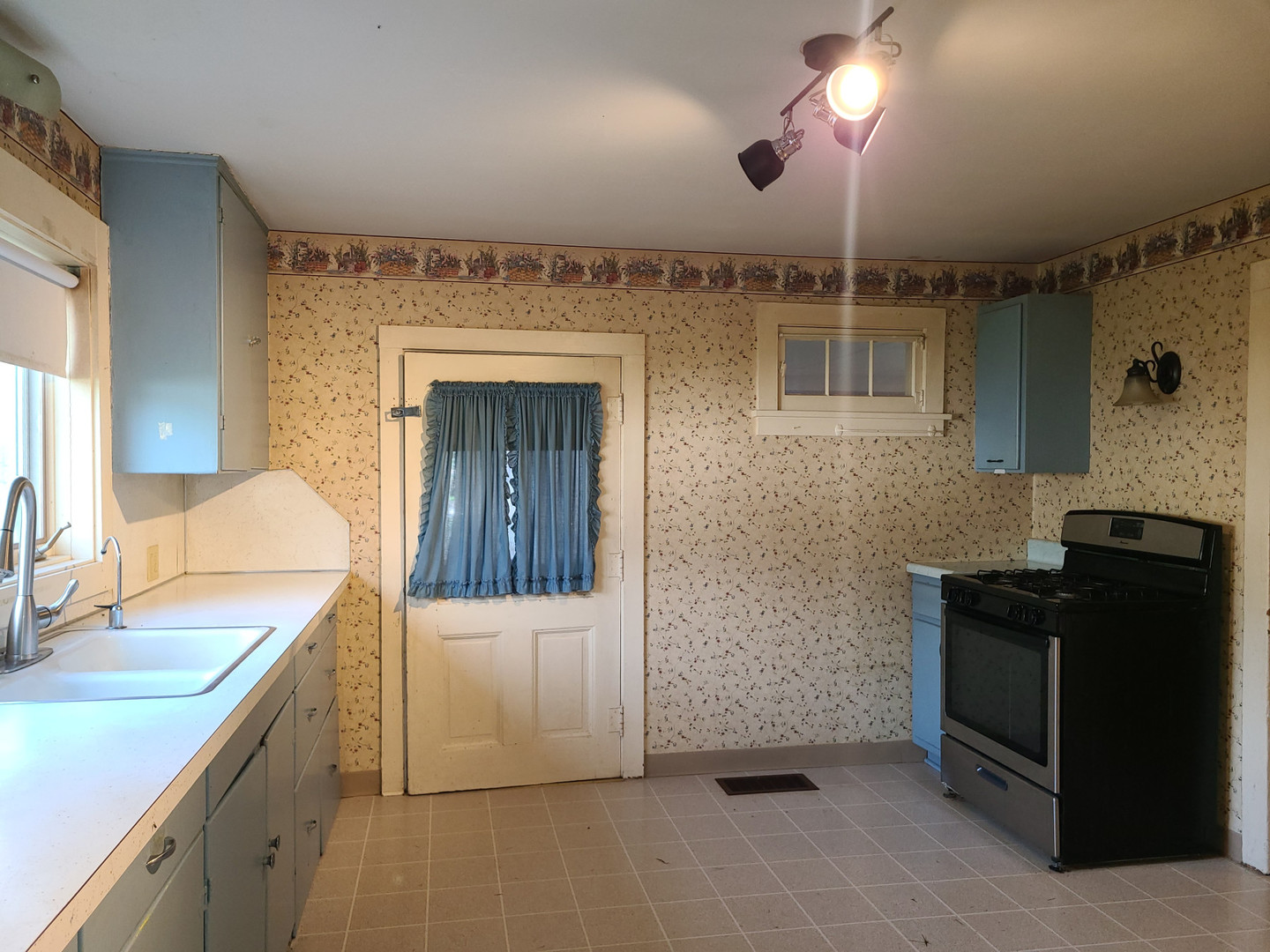 main property photo 6